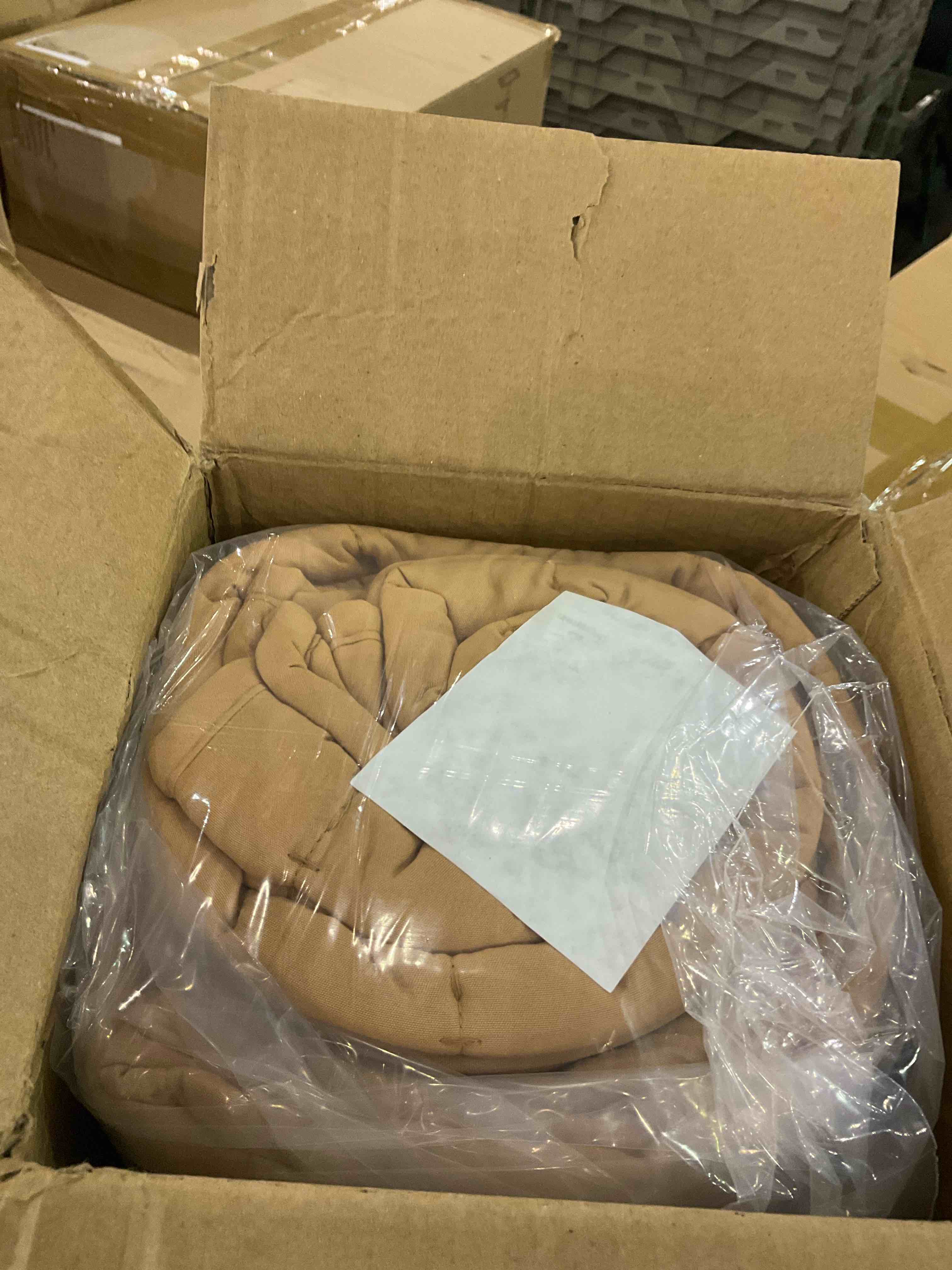 https://s3.amazonaws.com/lotting-images-prod/BargainHunt/EXS01068504_1709298876213.jpeg