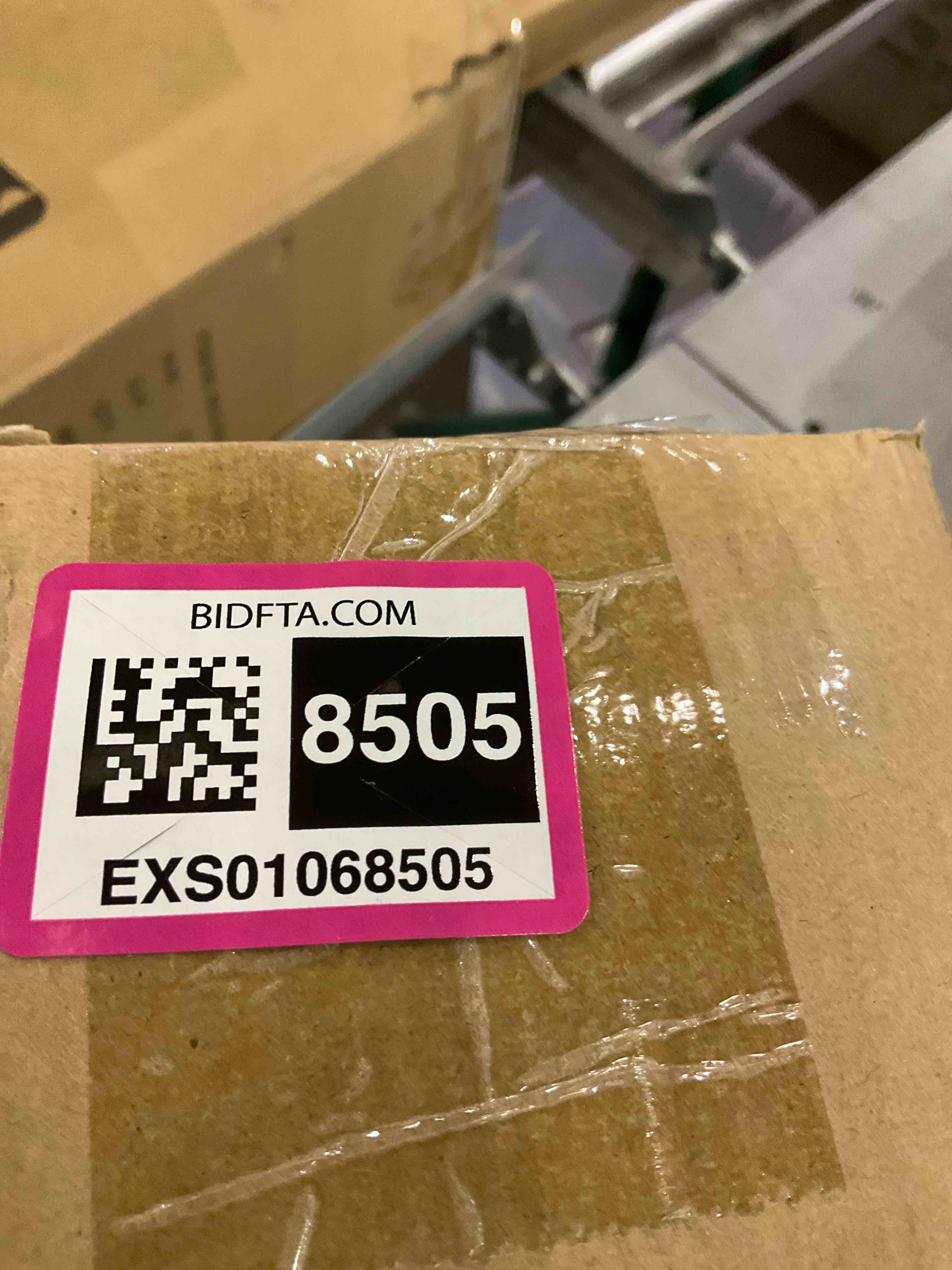 https://s3.amazonaws.com/lotting-images-prod/BargainHunt/EXS01068505_1709298952957.jpeg