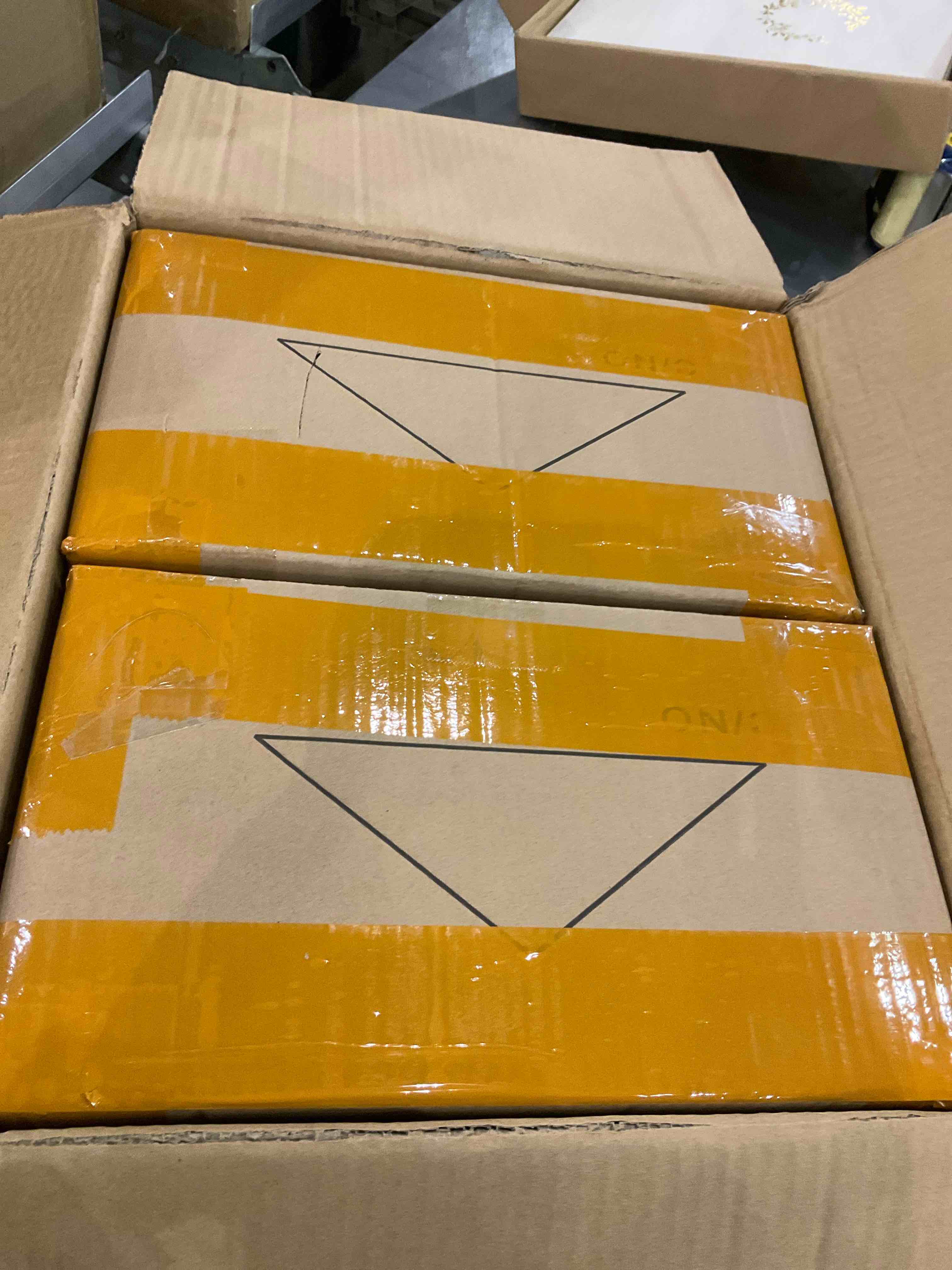 https://s3.amazonaws.com/lotting-images-prod/BargainHunt/EXS01068513_1709300442116.jpeg