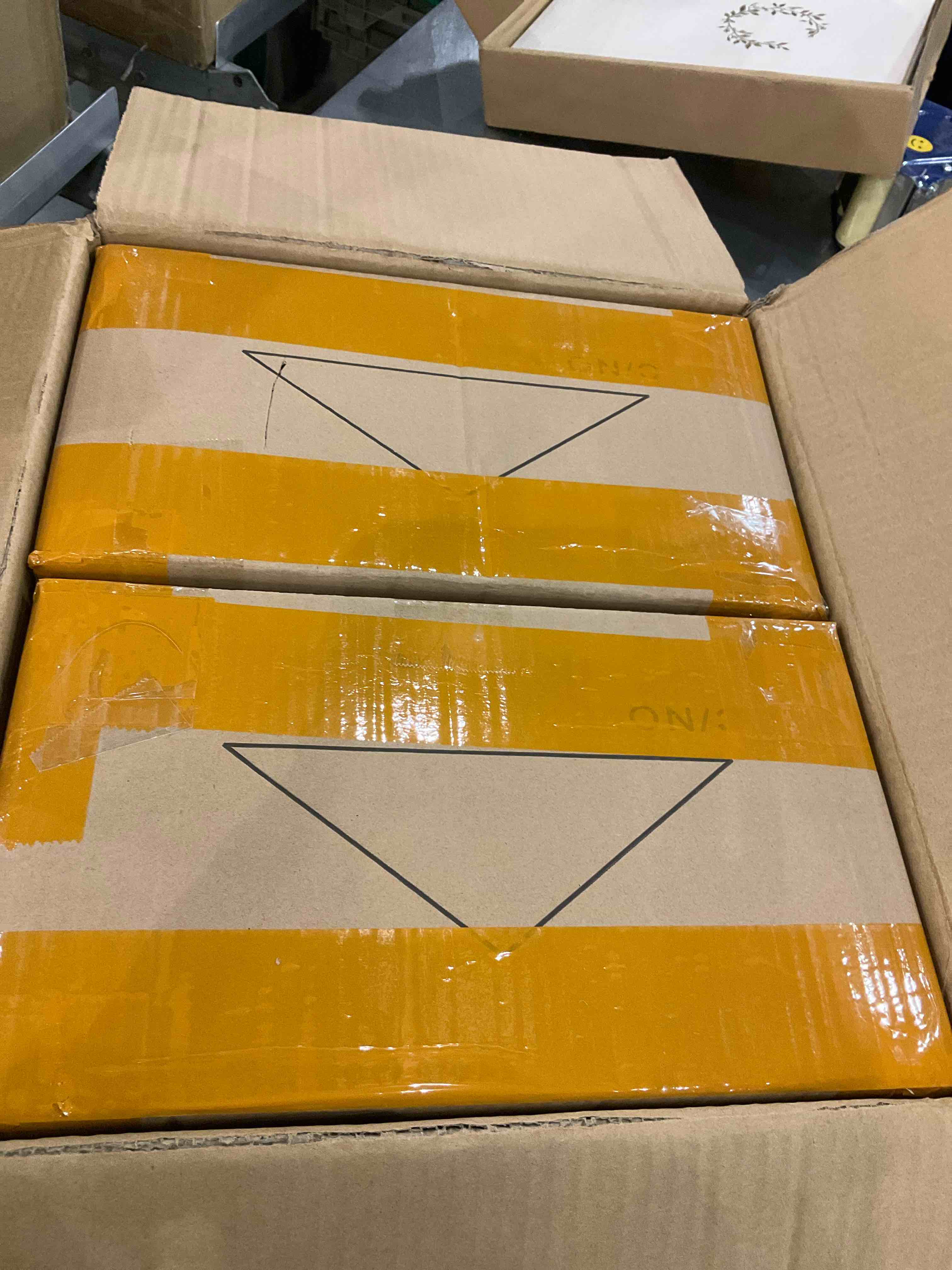 https://s3.amazonaws.com/lotting-images-prod/BargainHunt/EXS01068513_1709300443044.jpeg