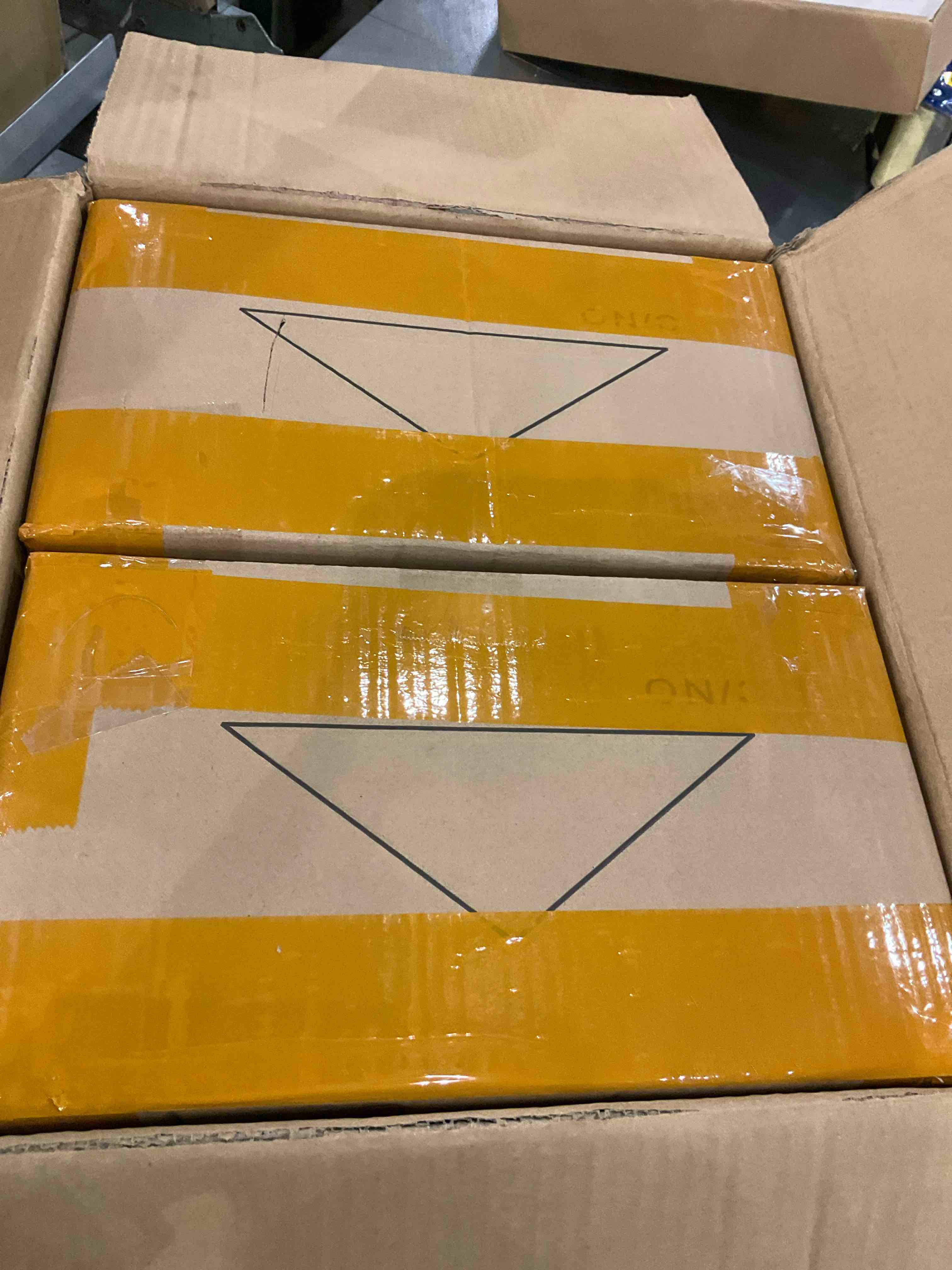 https://s3.amazonaws.com/lotting-images-prod/BargainHunt/EXS01068513_1709300444450.jpeg