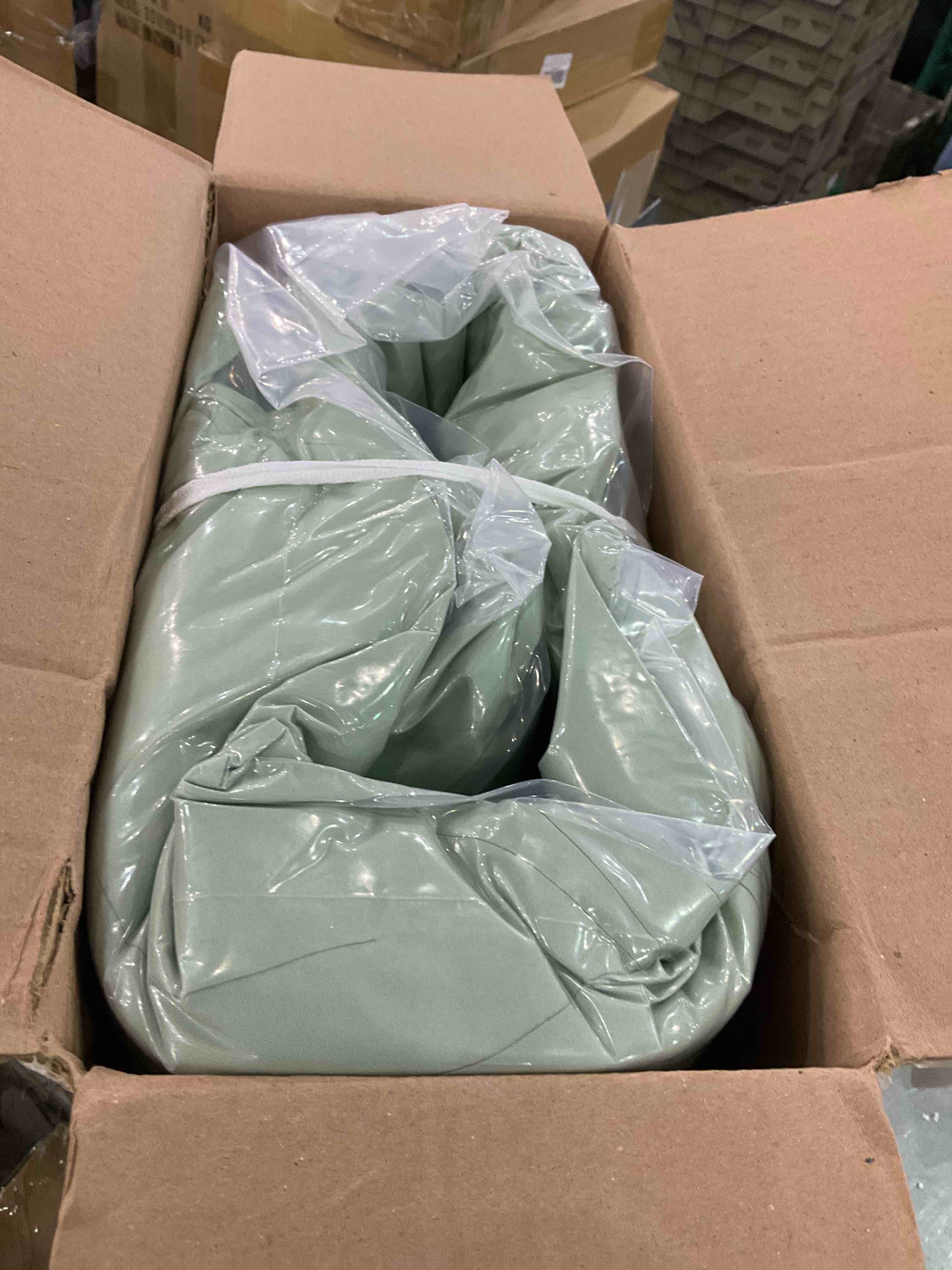 https://s3.amazonaws.com/lotting-images-prod/BargainHunt/EXS01068514_1709300654773.jpeg