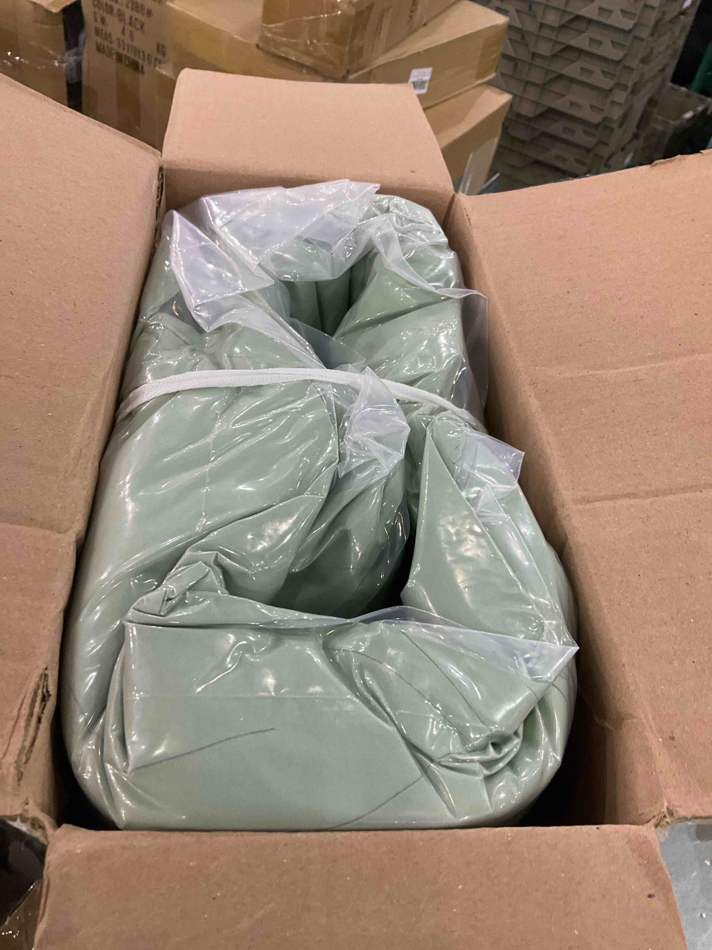 https://s3.amazonaws.com/lotting-images-prod/BargainHunt/EXS01068514_1709300655606.jpeg