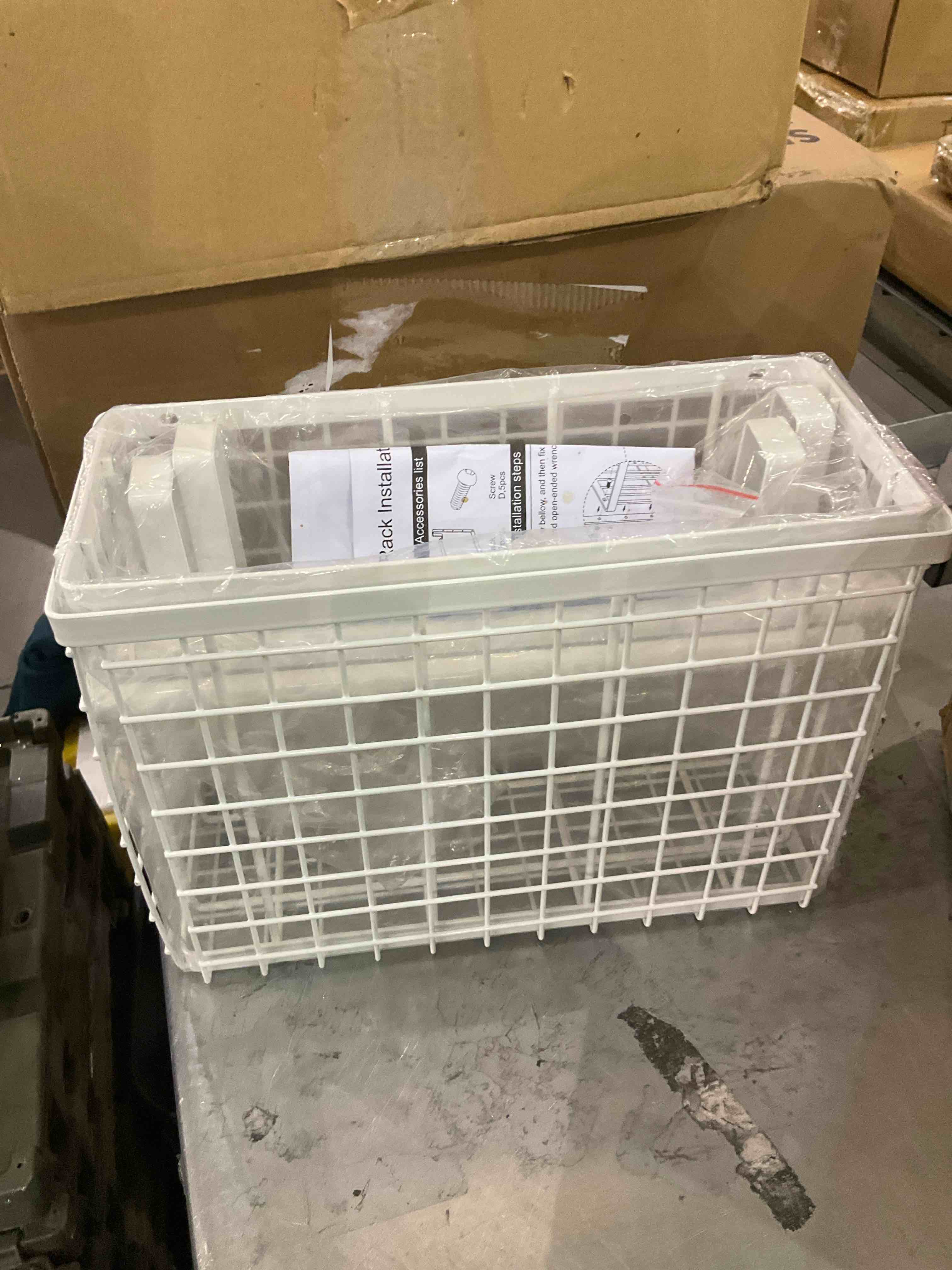 https://s3.amazonaws.com/lotting-images-prod/BargainHunt/EXS01068570_1709309076945.jpeg