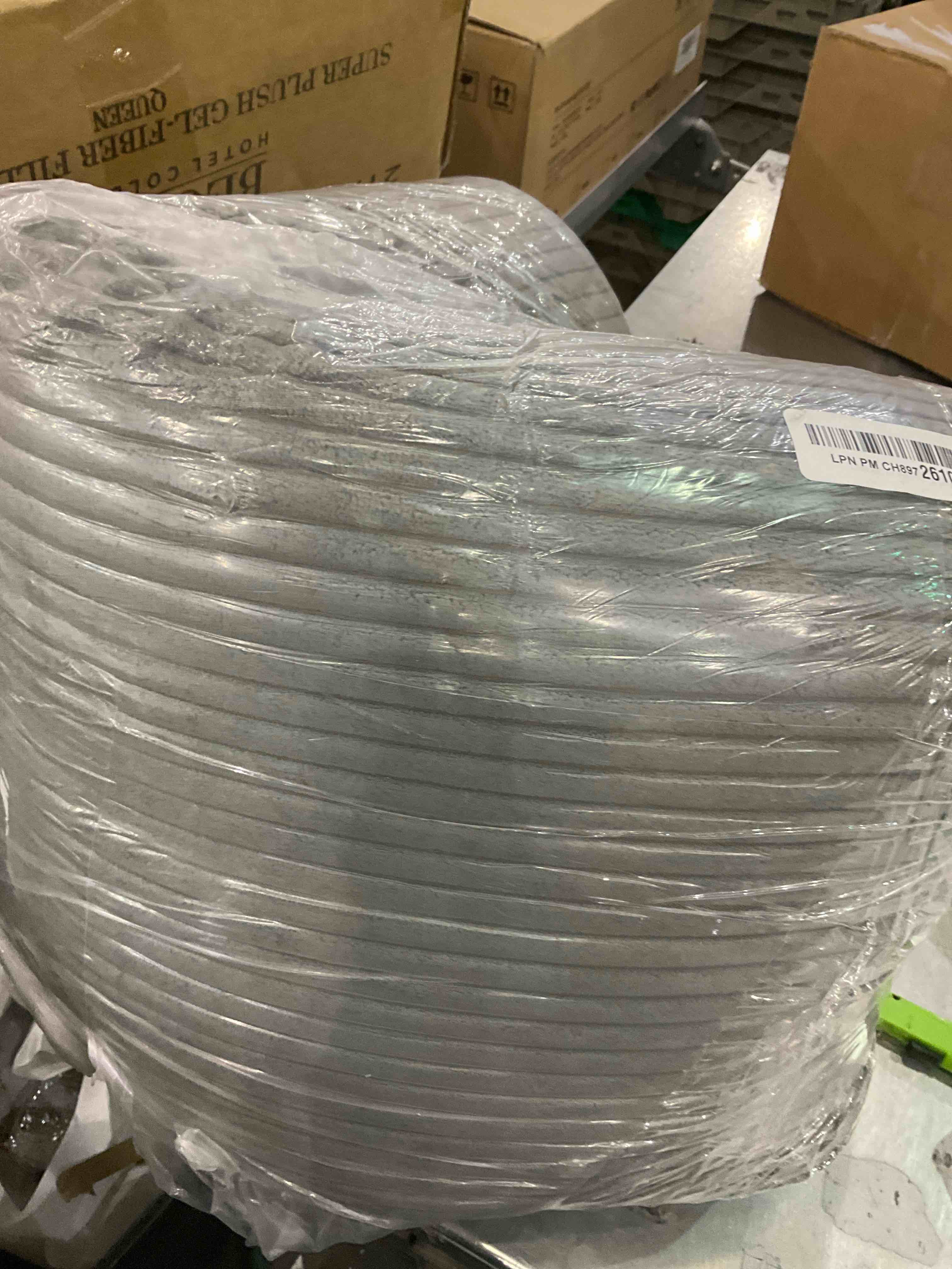 https://s3.amazonaws.com/lotting-images-prod/BargainHunt/EXS01068643_1709321827073.jpeg