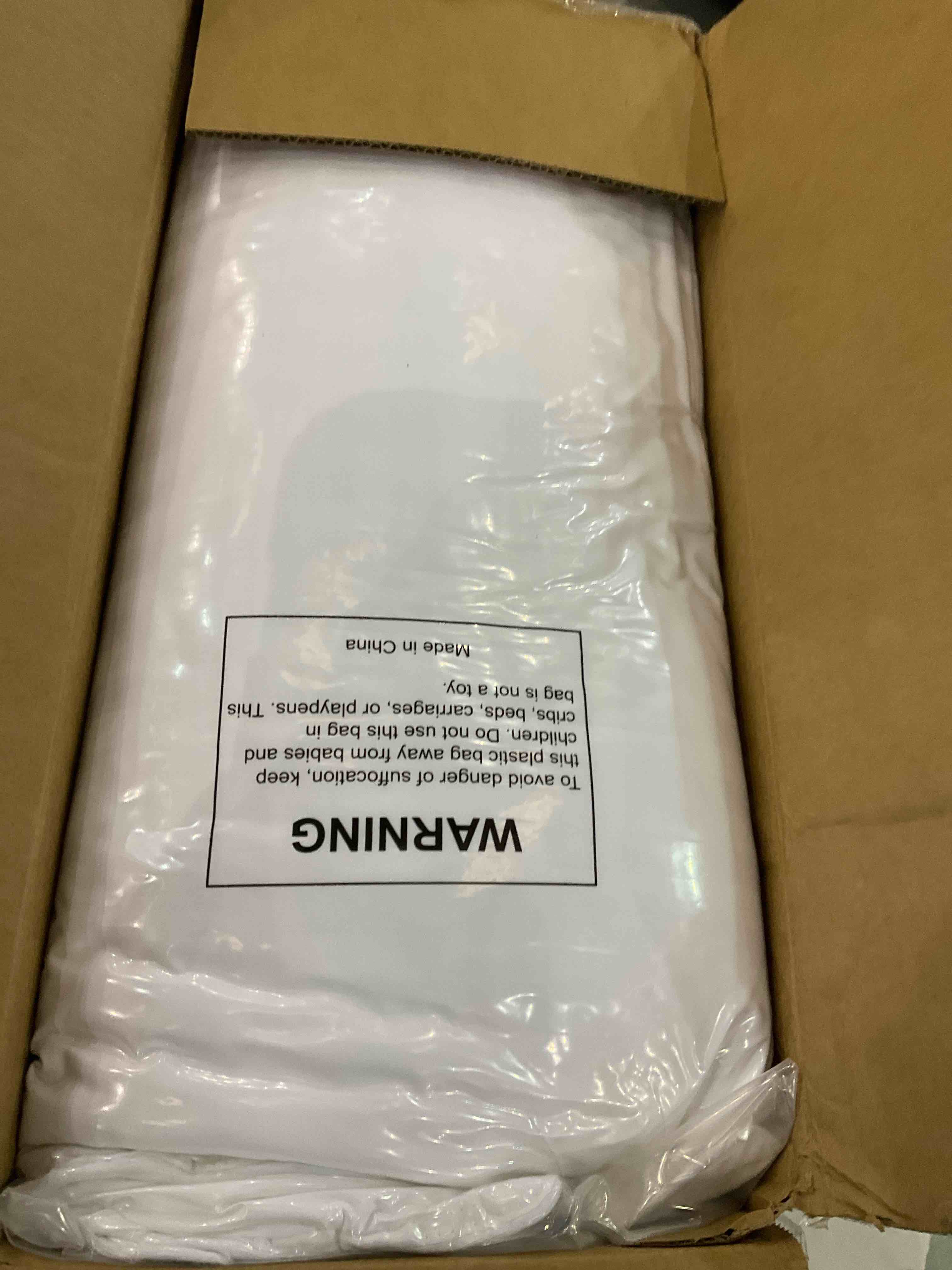 https://s3.amazonaws.com/lotting-images-prod/BargainHunt/EXS01068644_1709321903916.jpeg