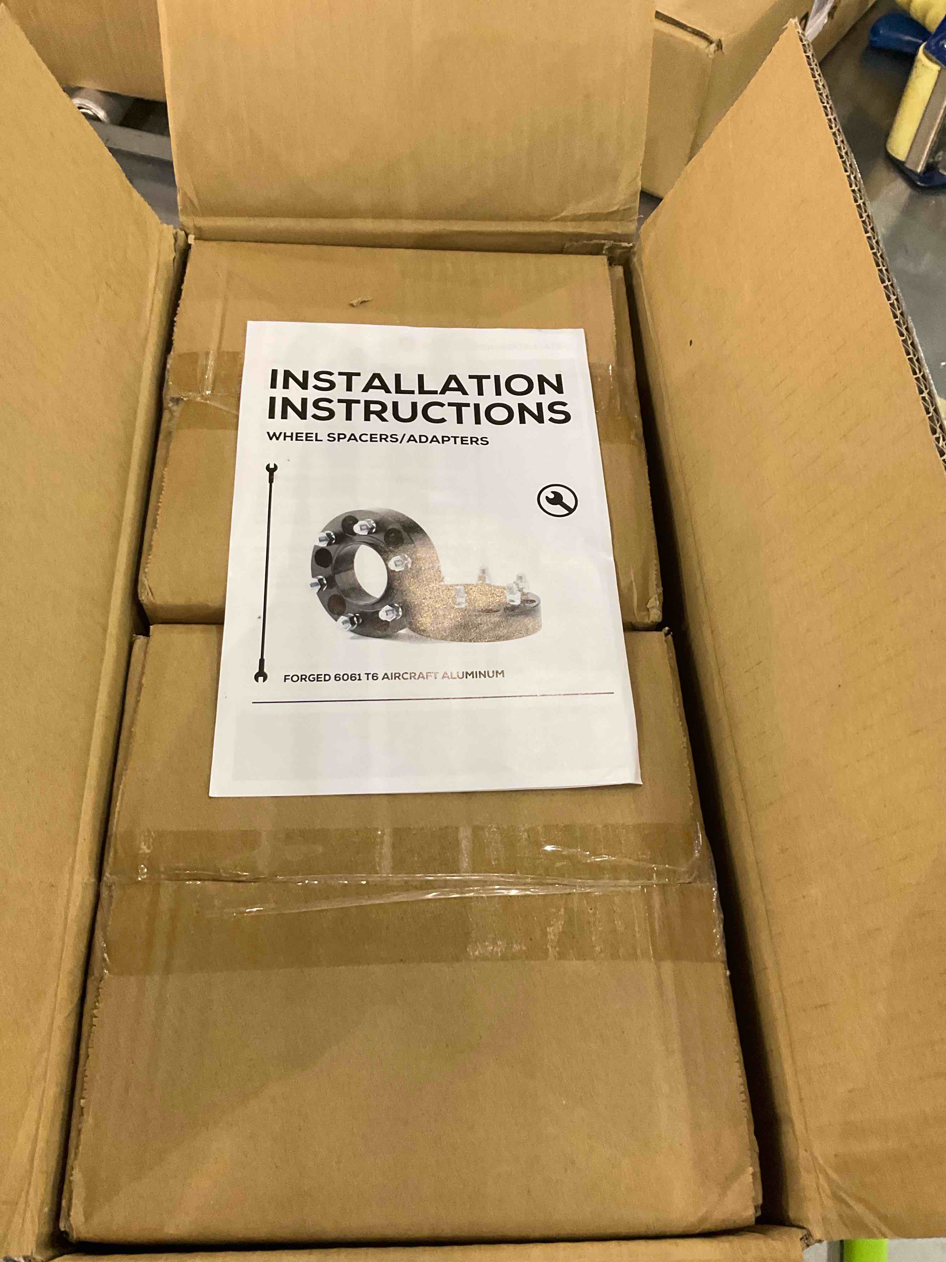 https://s3.amazonaws.com/lotting-images-prod/BargainHunt/EXS01068708_1709644988602.jpeg