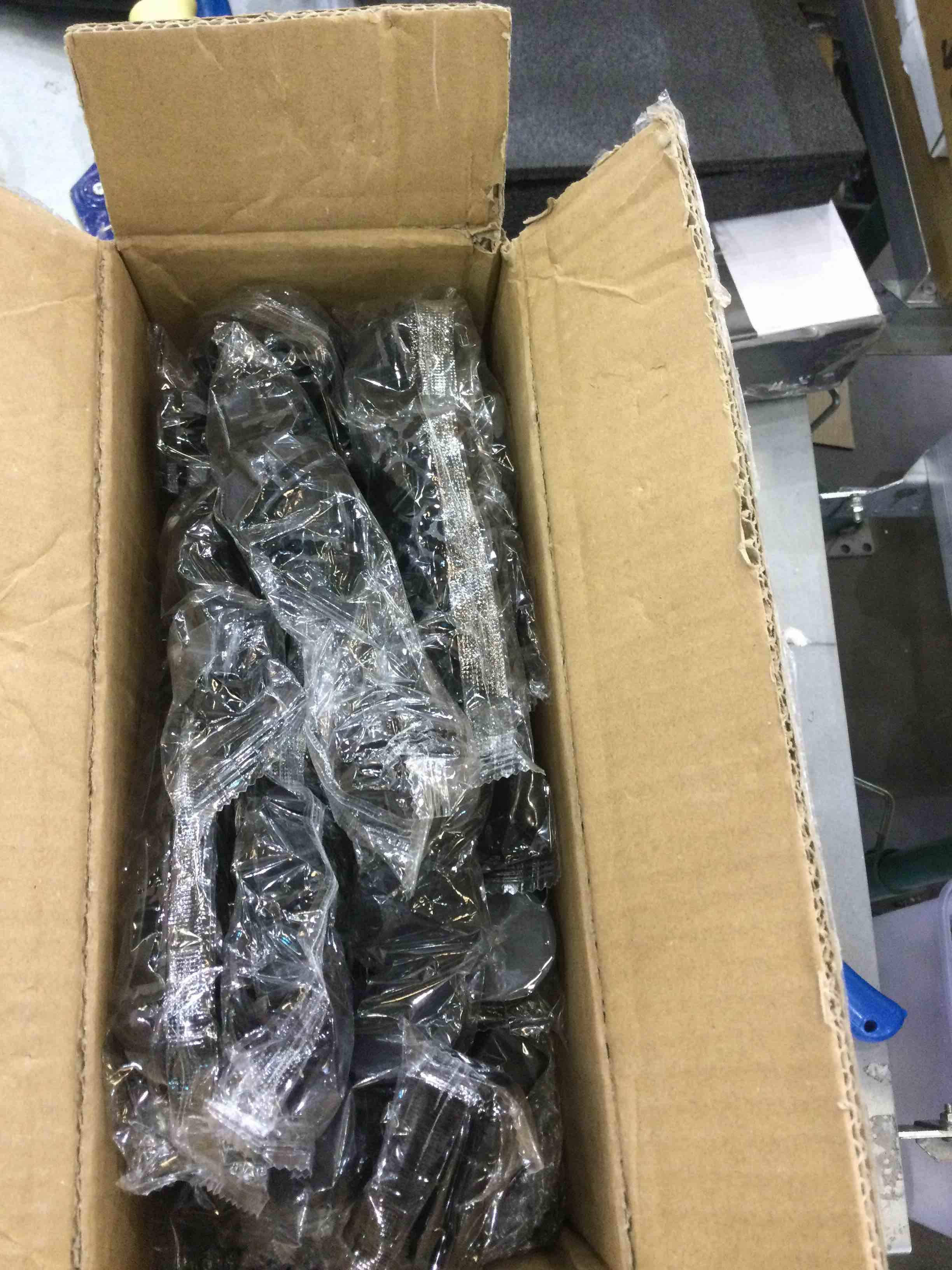 https://s3.amazonaws.com/lotting-images-prod/BargainHunt/EXS01069897_1707324617200.jpeg