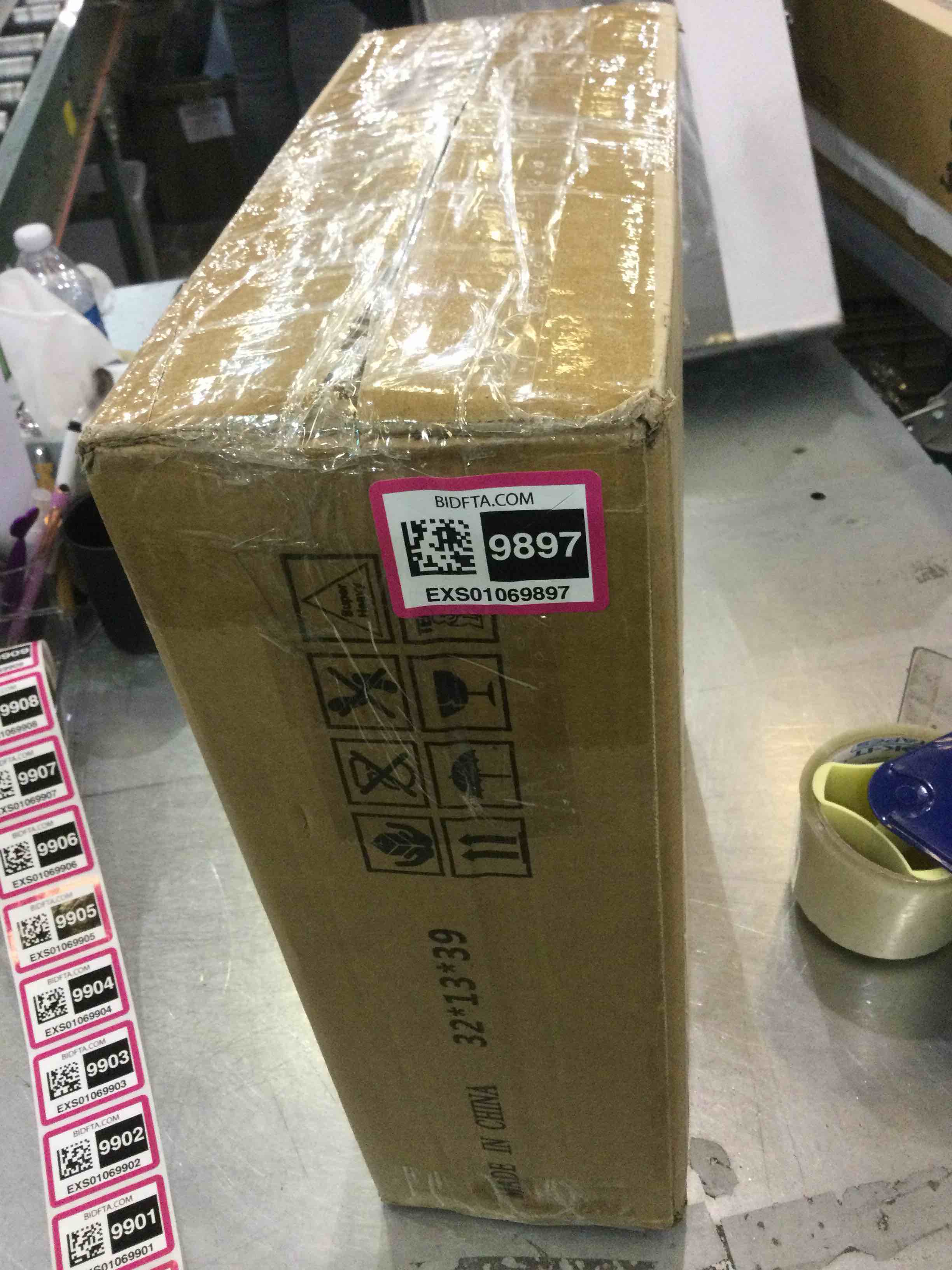 https://s3.amazonaws.com/lotting-images-prod/BargainHunt/EXS01069897_1707324641905.jpeg