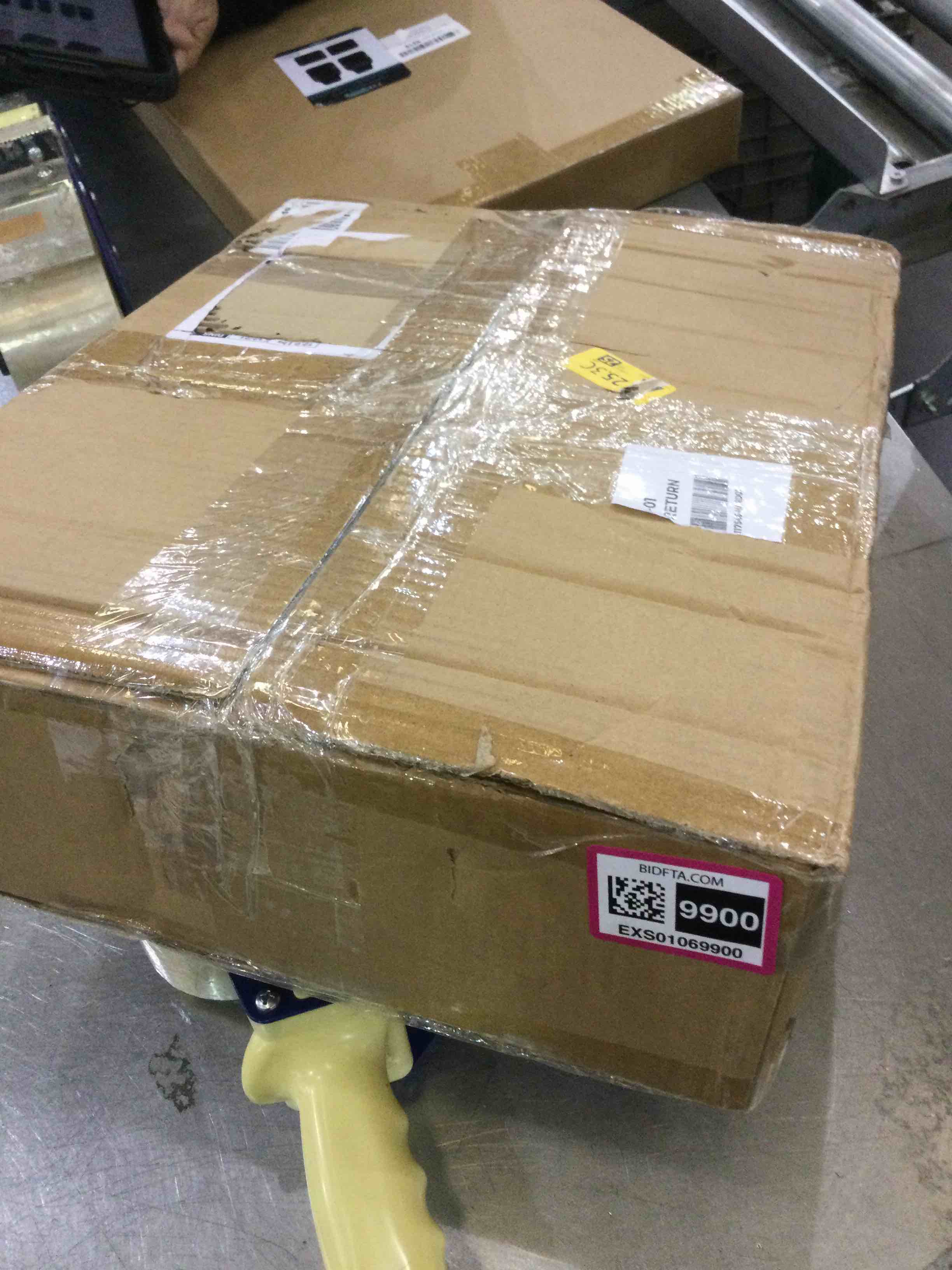 https://s3.amazonaws.com/lotting-images-prod/BargainHunt/EXS01069900_1707327592665.jpeg