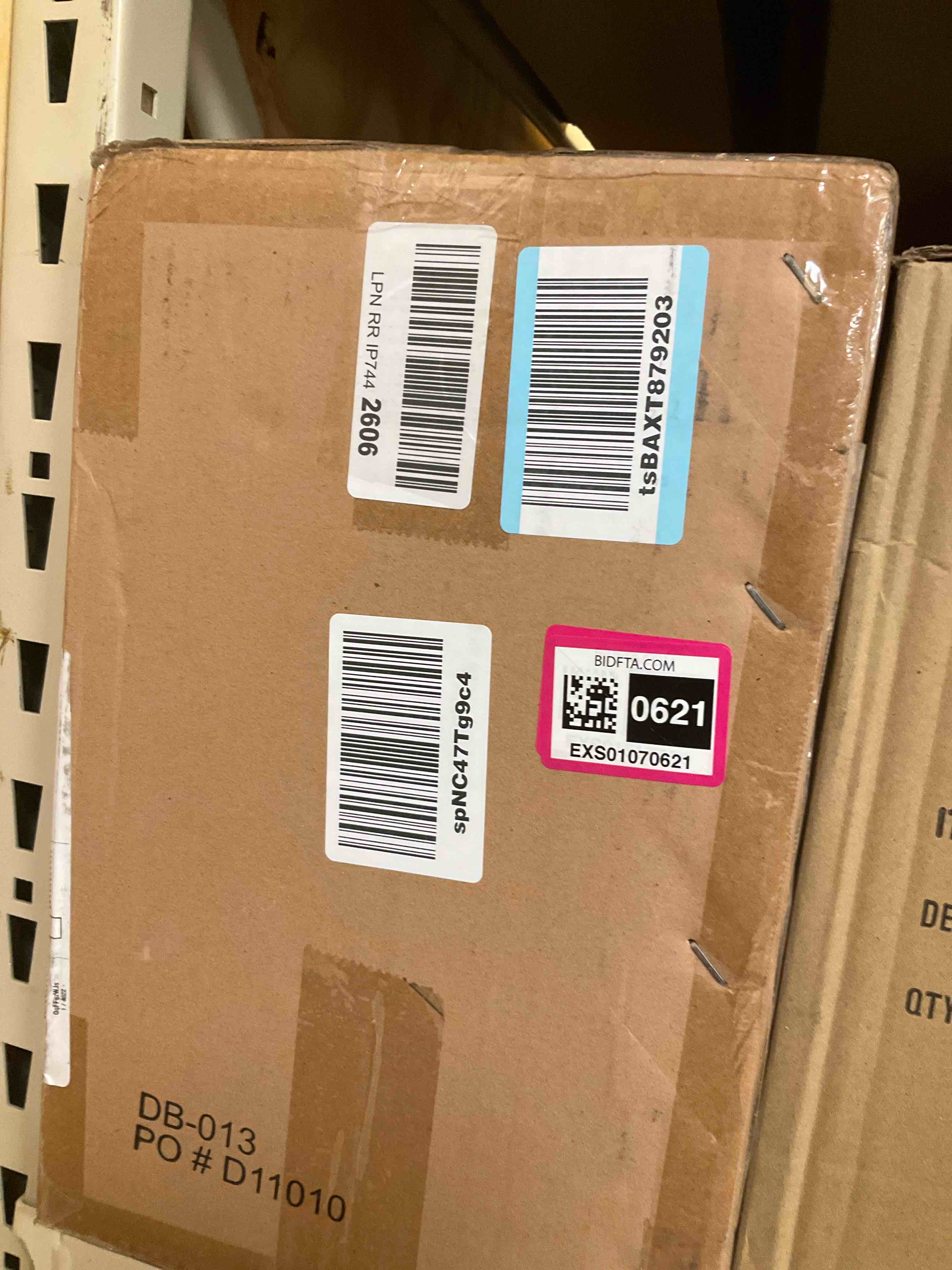 https://s3.amazonaws.com/lotting-images-prod/BargainHunt/EXS01070621_1721670329205.jpeg
