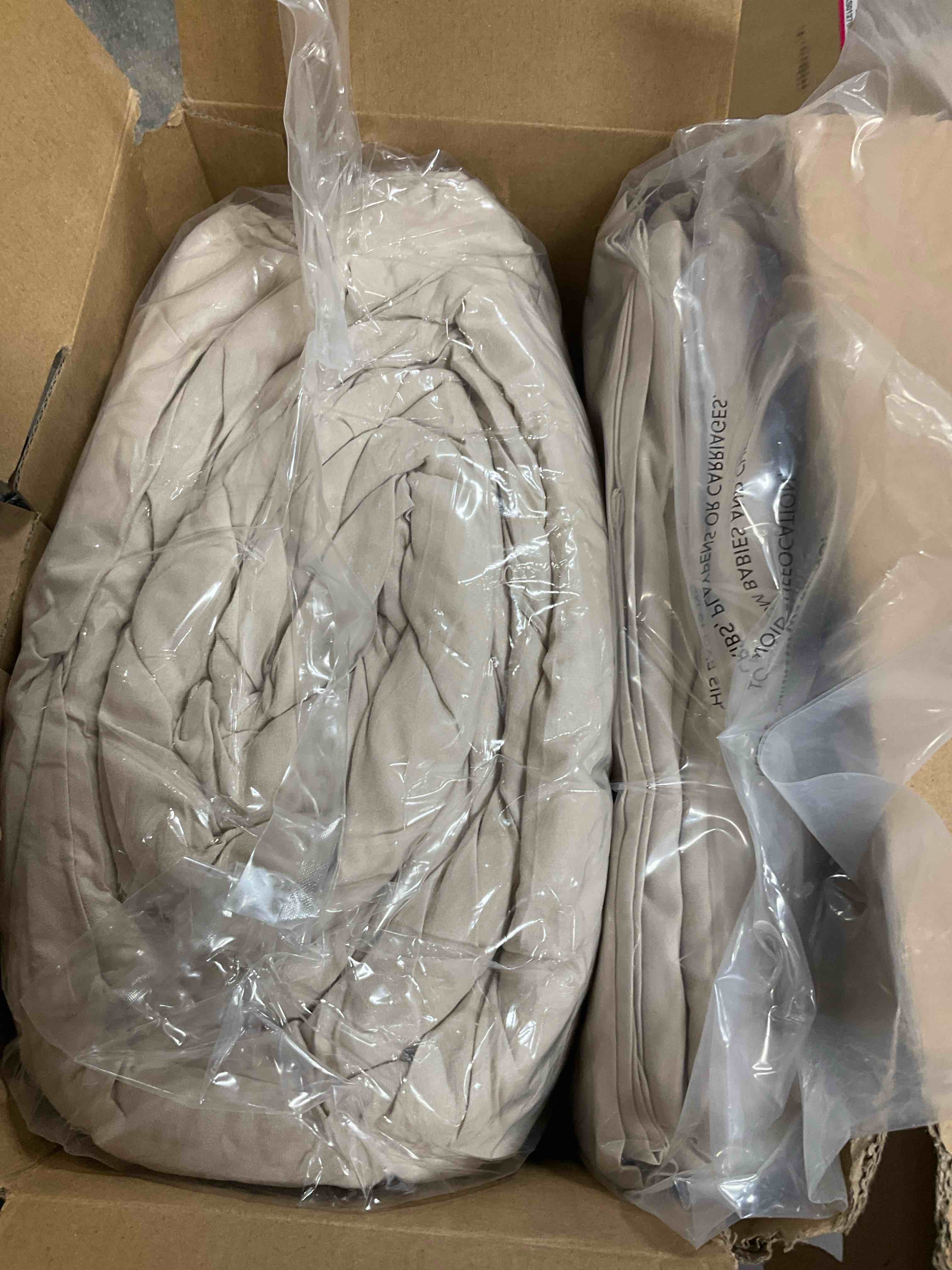 https://s3.amazonaws.com/lotting-images-prod/BargainHunt/EXS01073008_1713375164188.jpeg