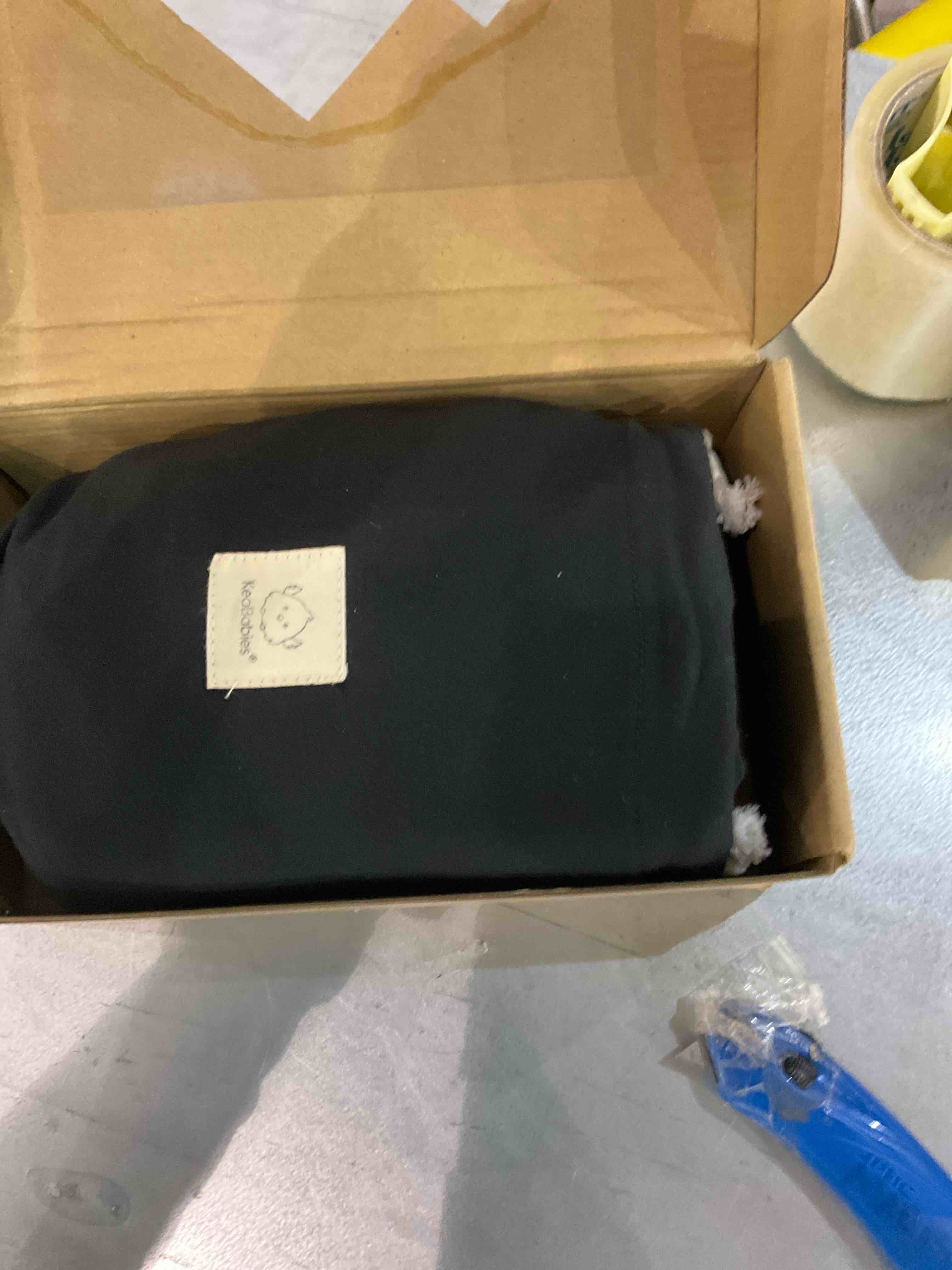 https://s3.amazonaws.com/lotting-images-prod/BargainHunt/EXS01078249_1706791719552.jpeg