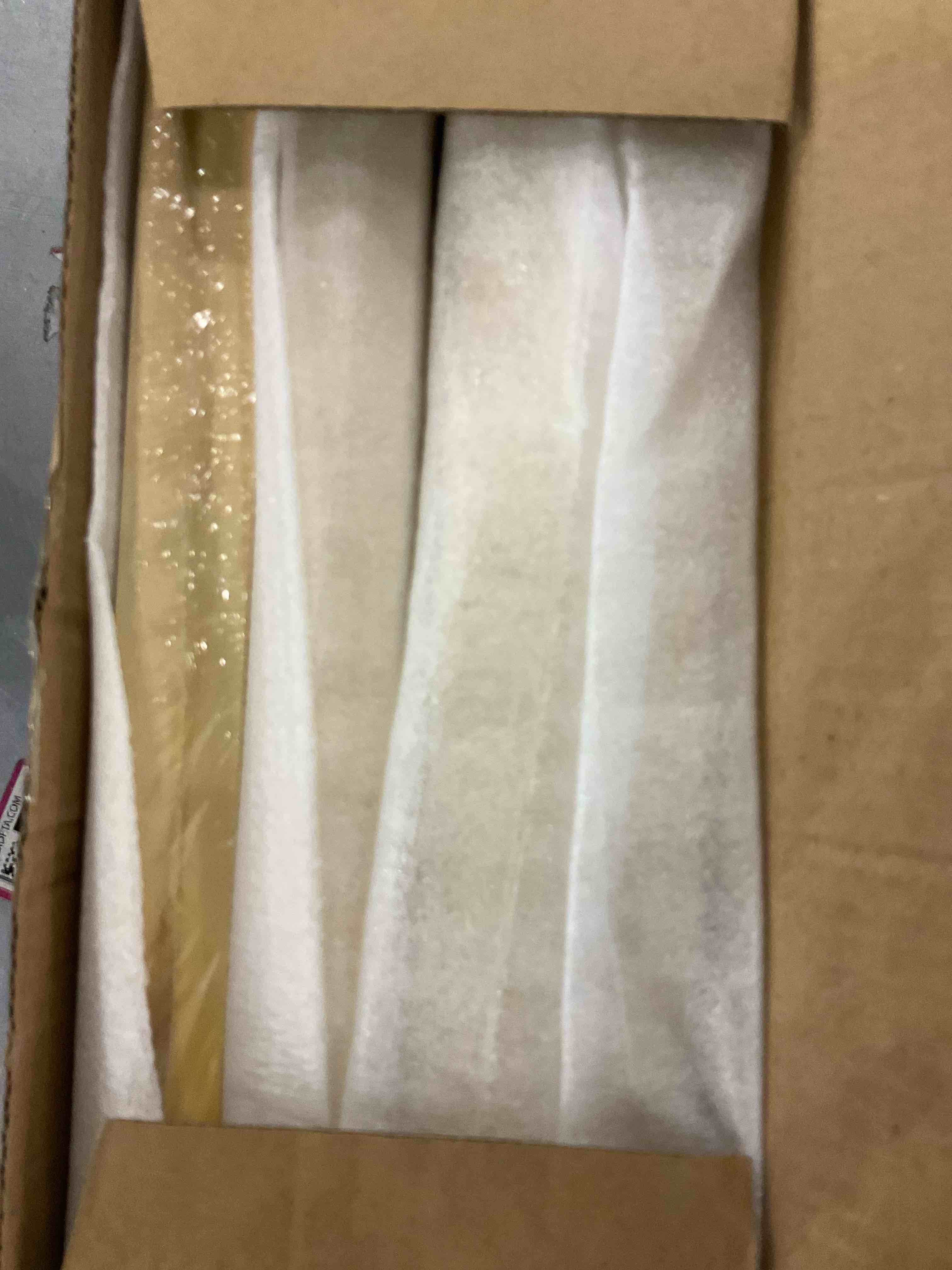 https://s3.amazonaws.com/lotting-images-prod/BargainHunt/EXS01078504_1709036805829.jpeg
