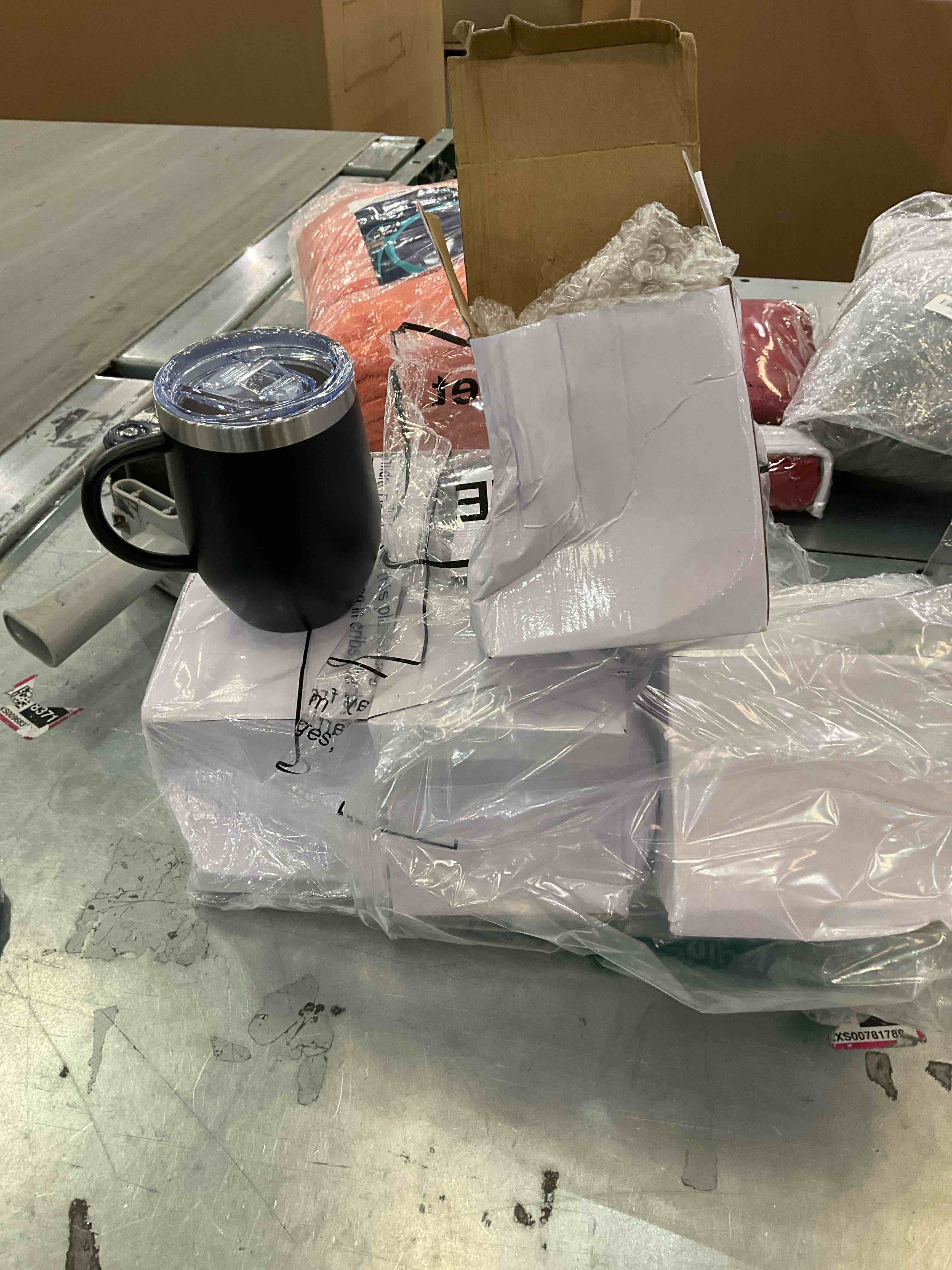 https://s3.amazonaws.com/lotting-images-prod/BargainHunt/EXS01078812_1710181950618.jpeg
