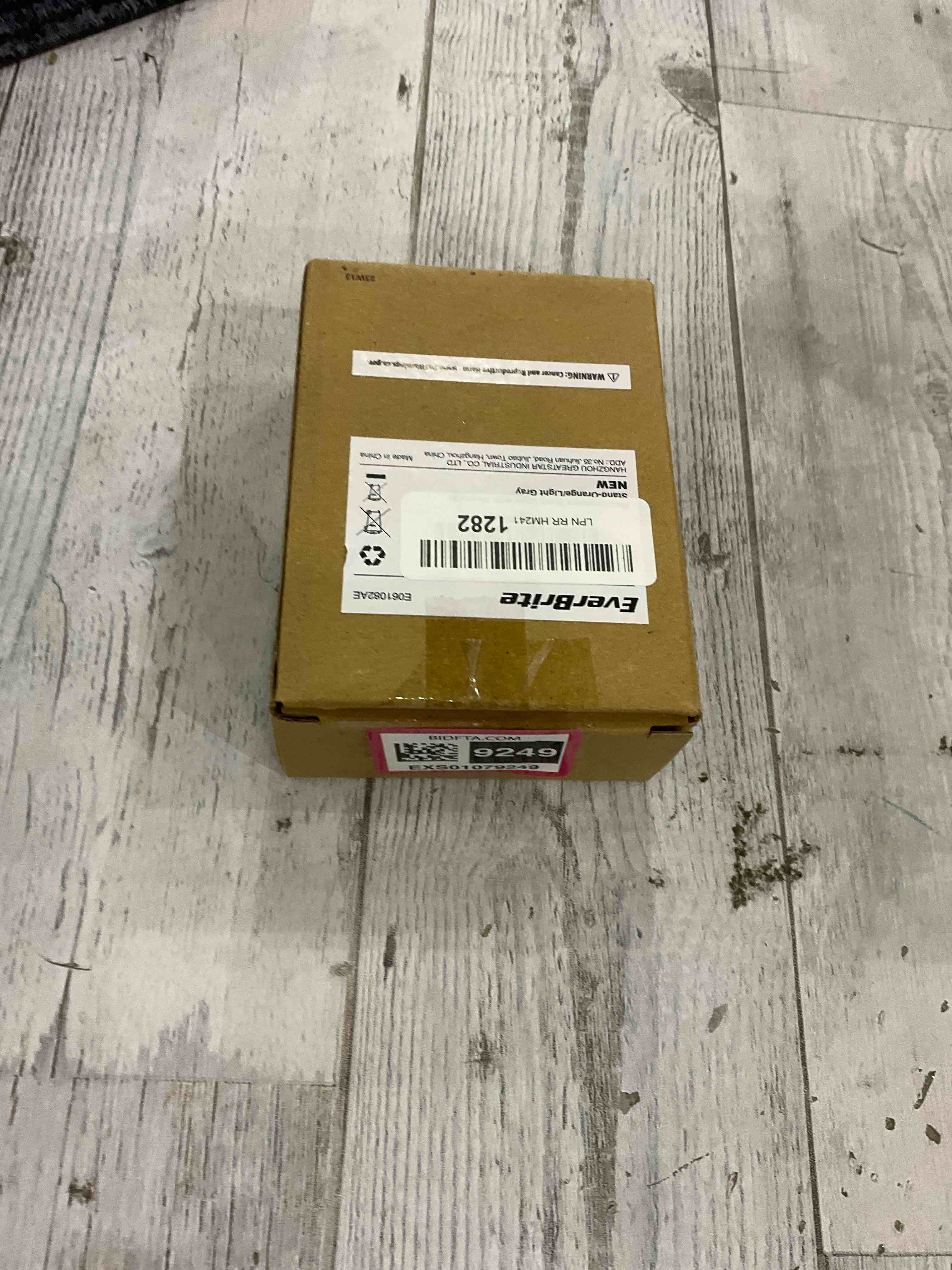 https://s3.amazonaws.com/lotting-images-prod/BargainHunt/EXS01079249_1706552228939.jpeg