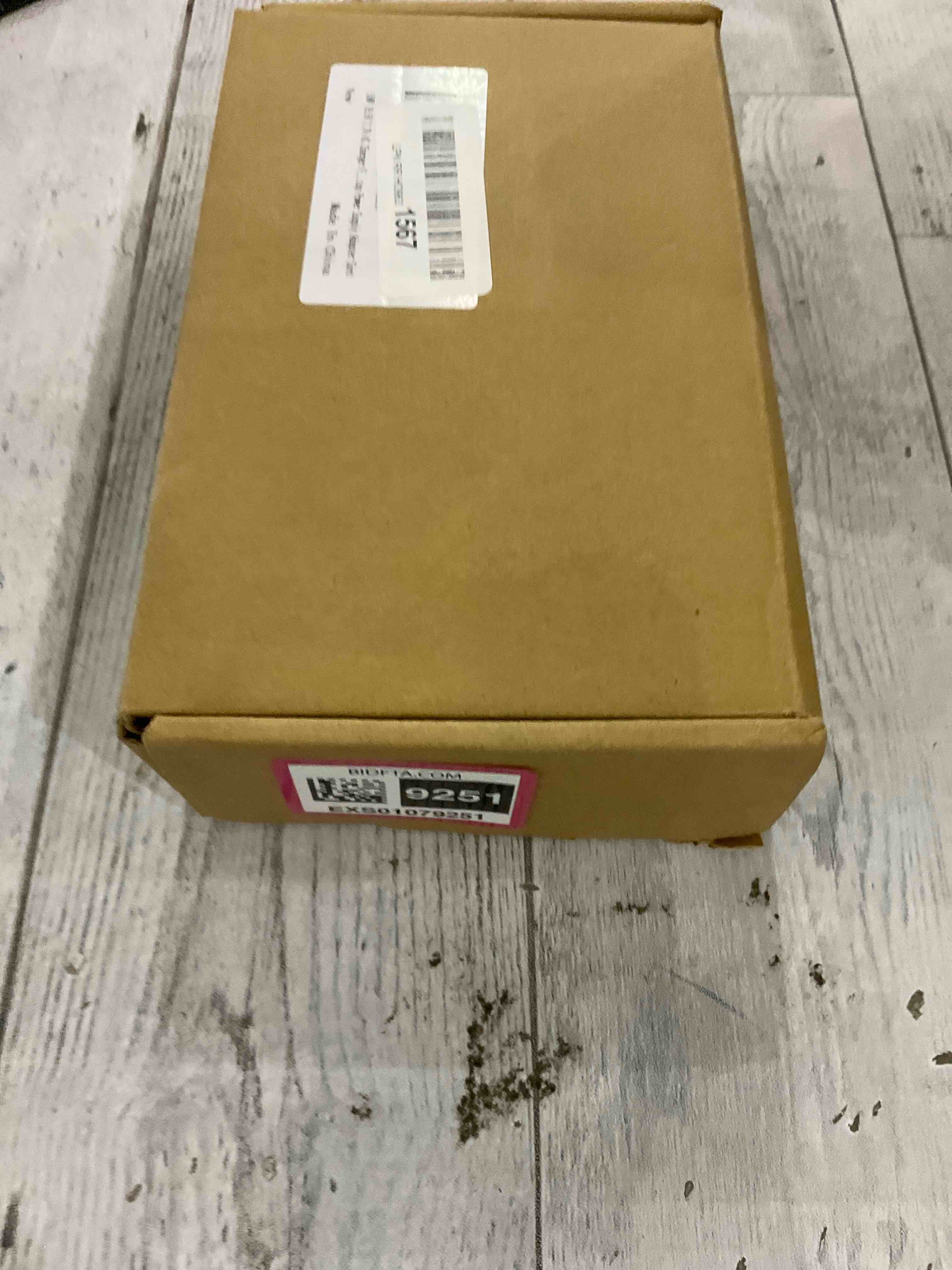 https://s3.amazonaws.com/lotting-images-prod/BargainHunt/EXS01079251_1706552428476.jpeg