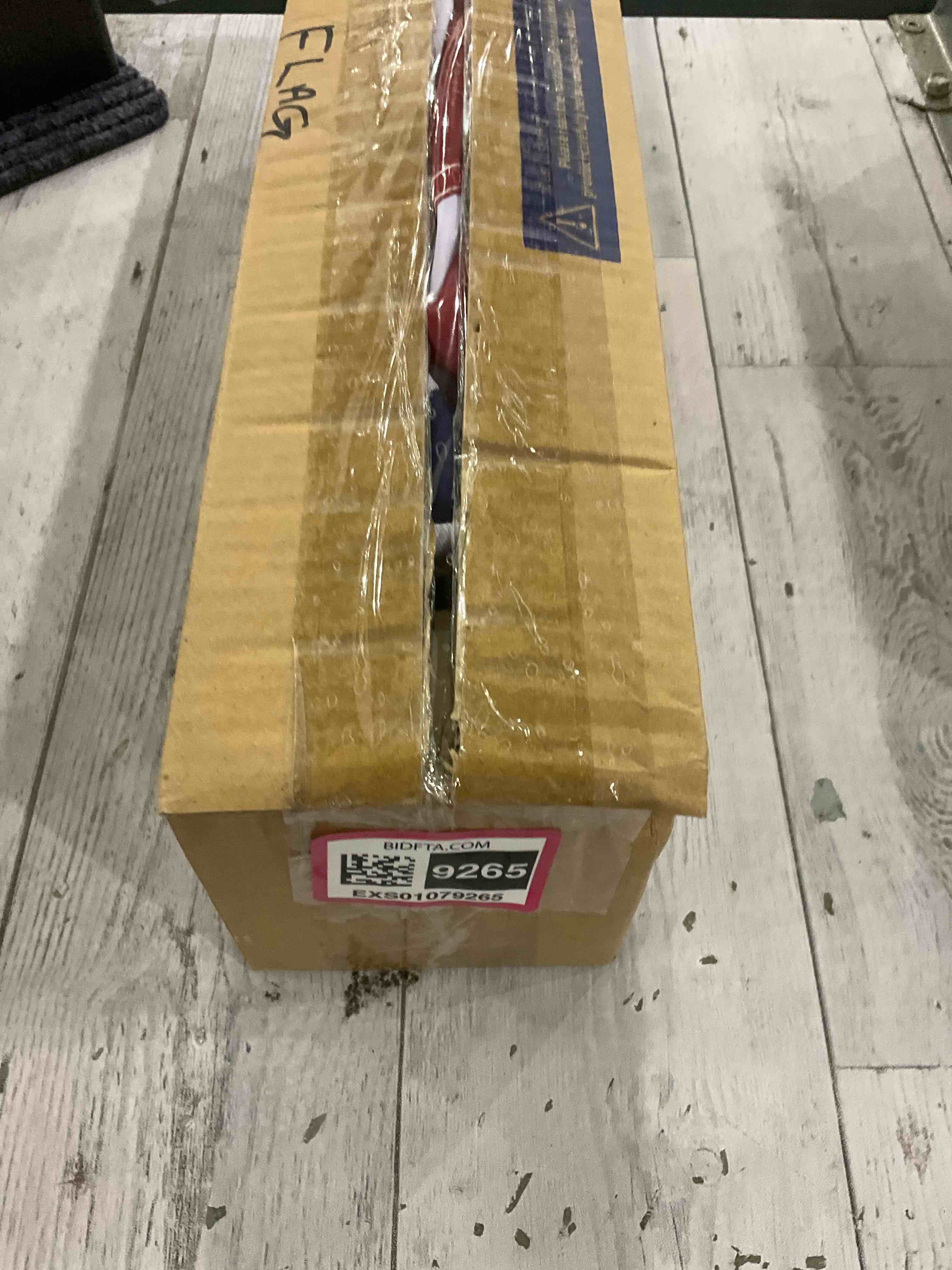 https://s3.amazonaws.com/lotting-images-prod/BargainHunt/EXS01079265_1706616794185.jpeg