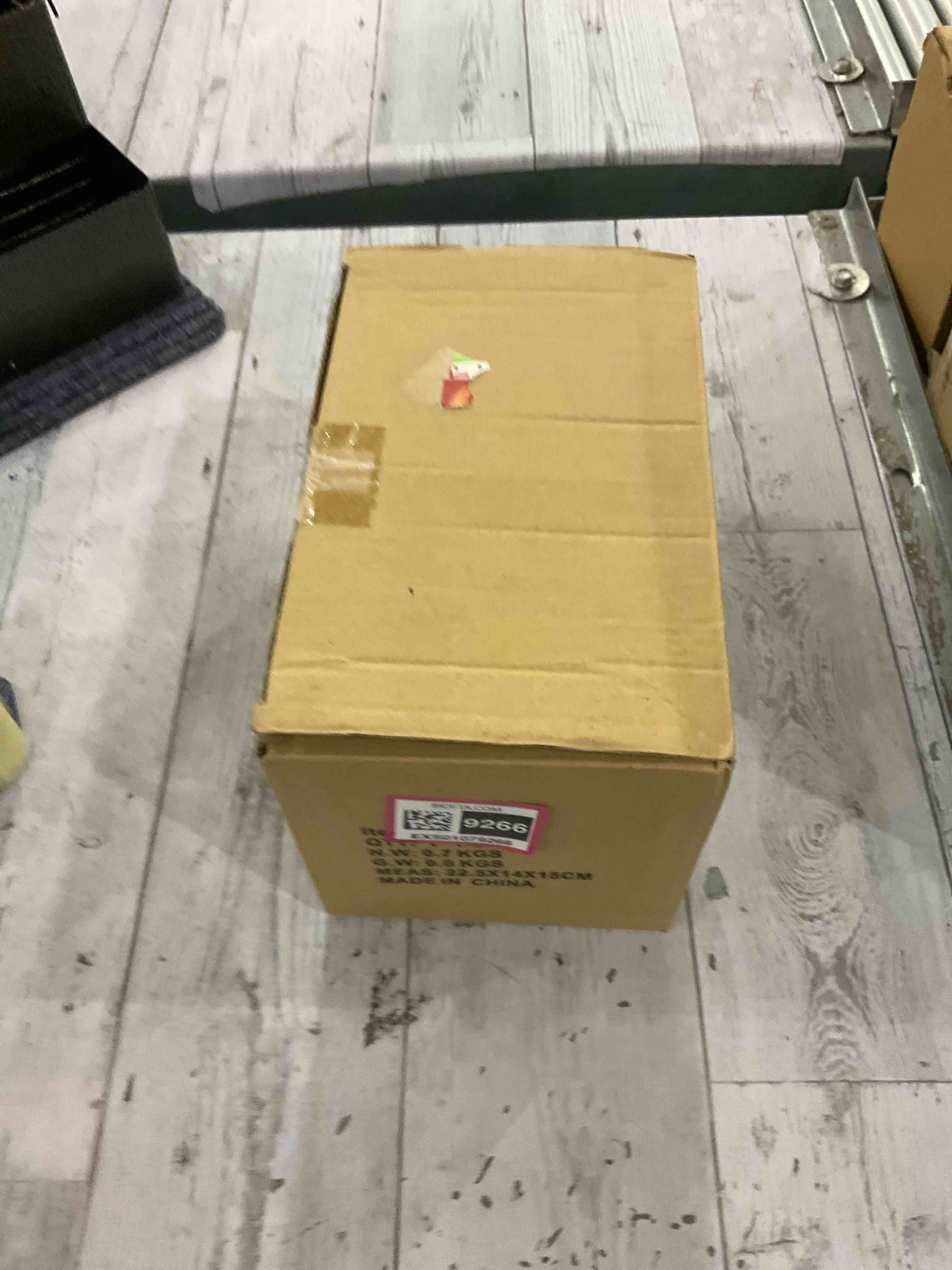 https://s3.amazonaws.com/lotting-images-prod/BargainHunt/EXS01079266_1706617004729.jpeg