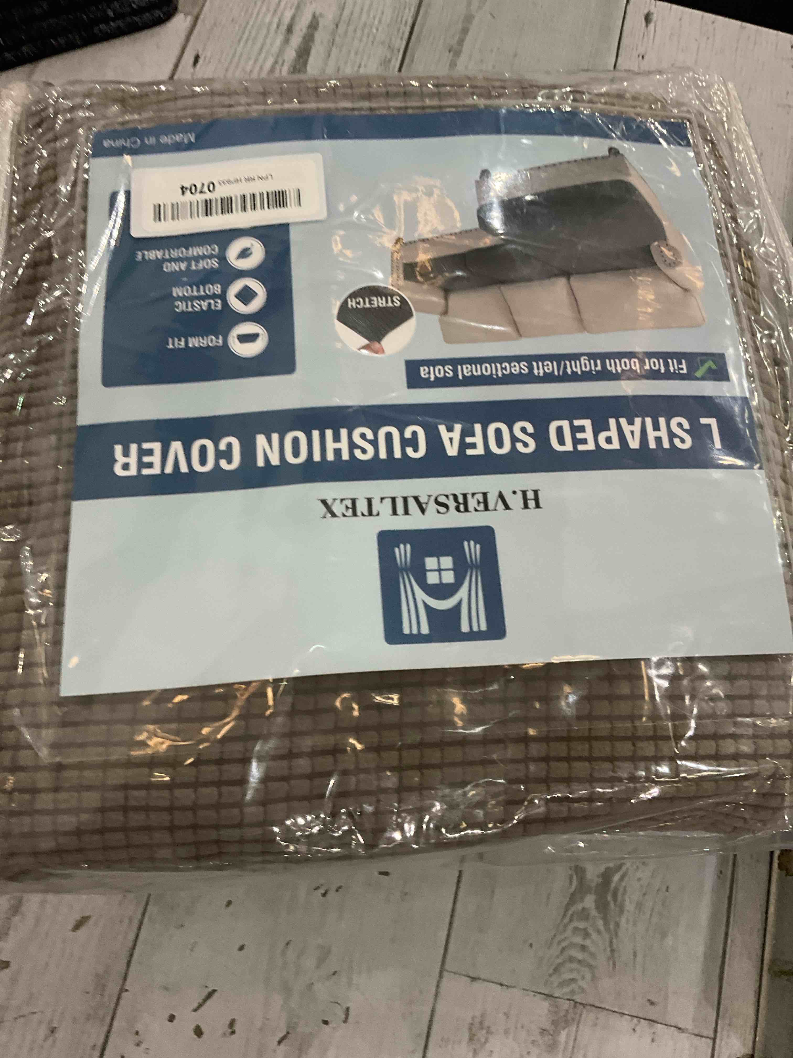 https://s3.amazonaws.com/lotting-images-prod/BargainHunt/EXS01079358_1706640127990.jpeg