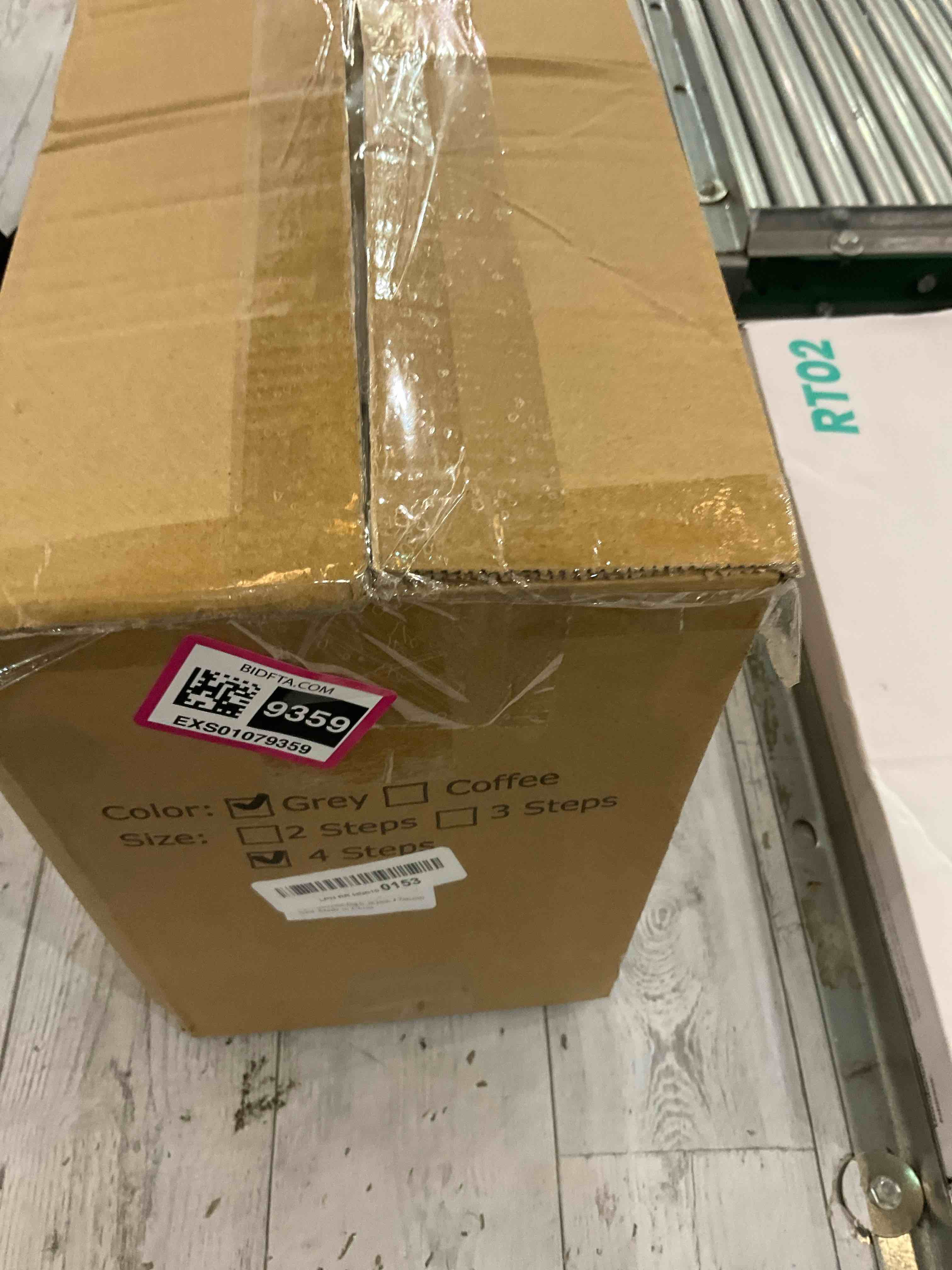 https://s3.amazonaws.com/lotting-images-prod/BargainHunt/EXS01079359_1706640273128.jpeg