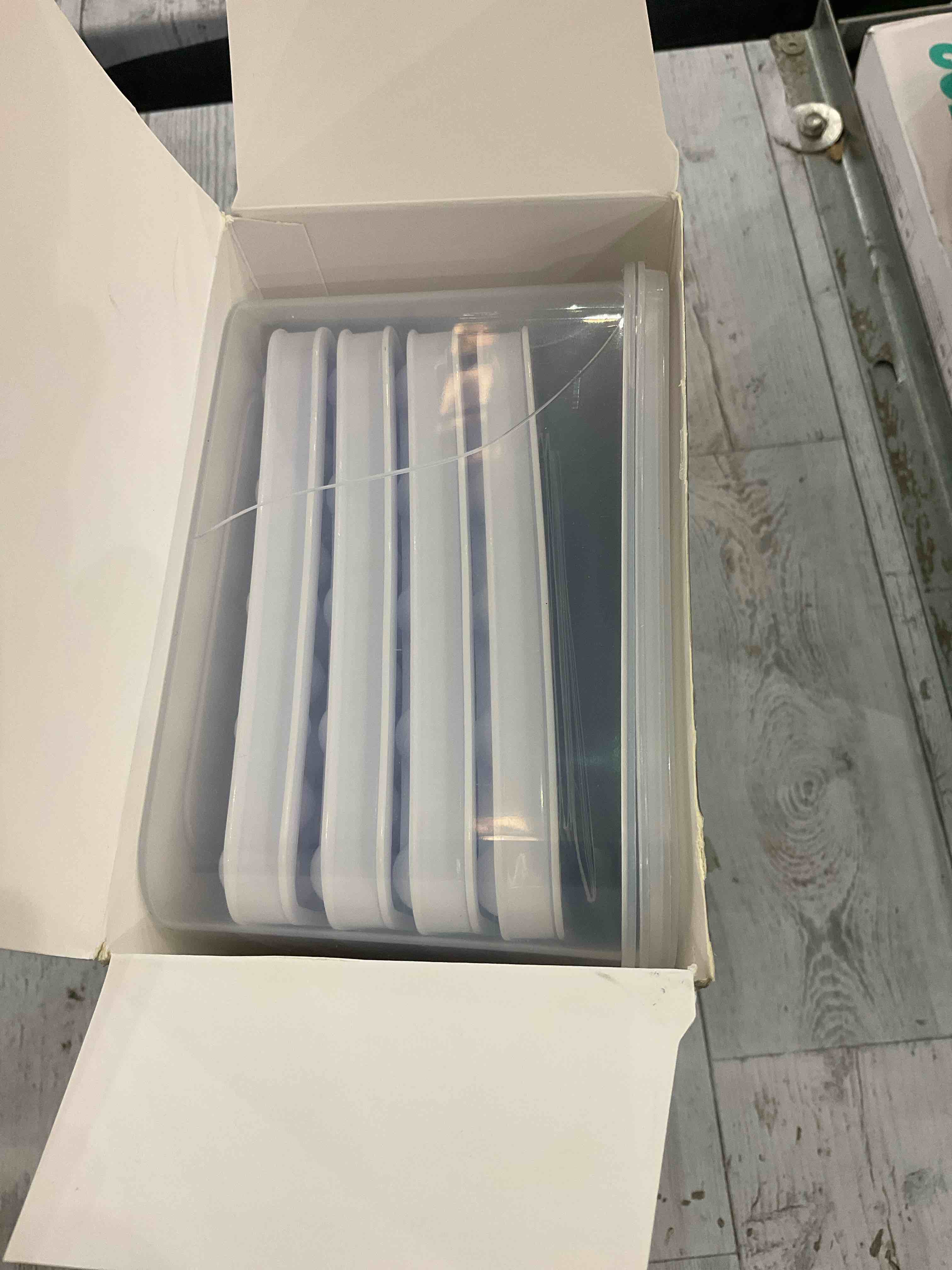 https://s3.amazonaws.com/lotting-images-prod/BargainHunt/EXS01079361_1706640479726.jpeg