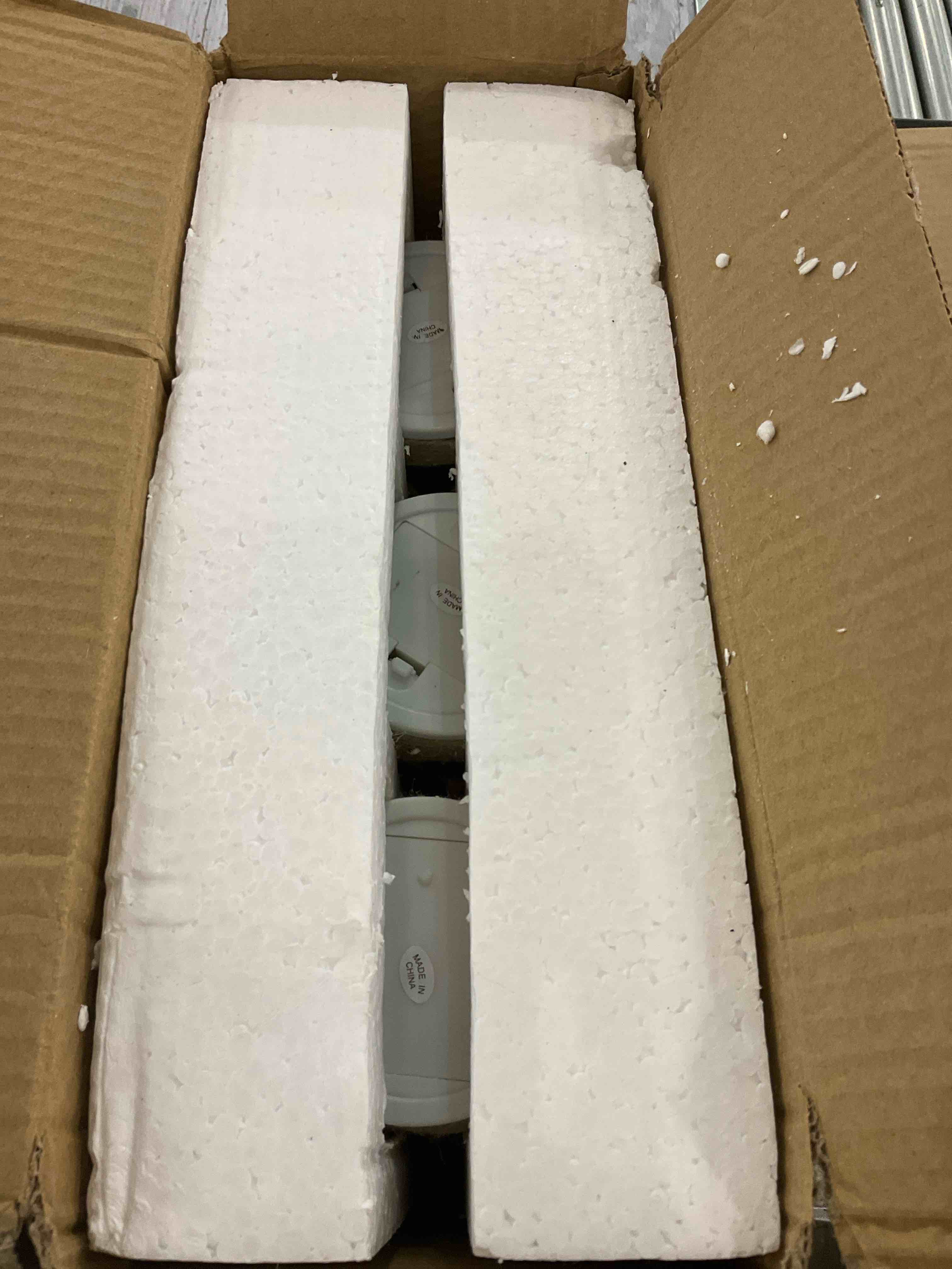 https://s3.amazonaws.com/lotting-images-prod/BargainHunt/EXS01079362_1706640563508.jpeg