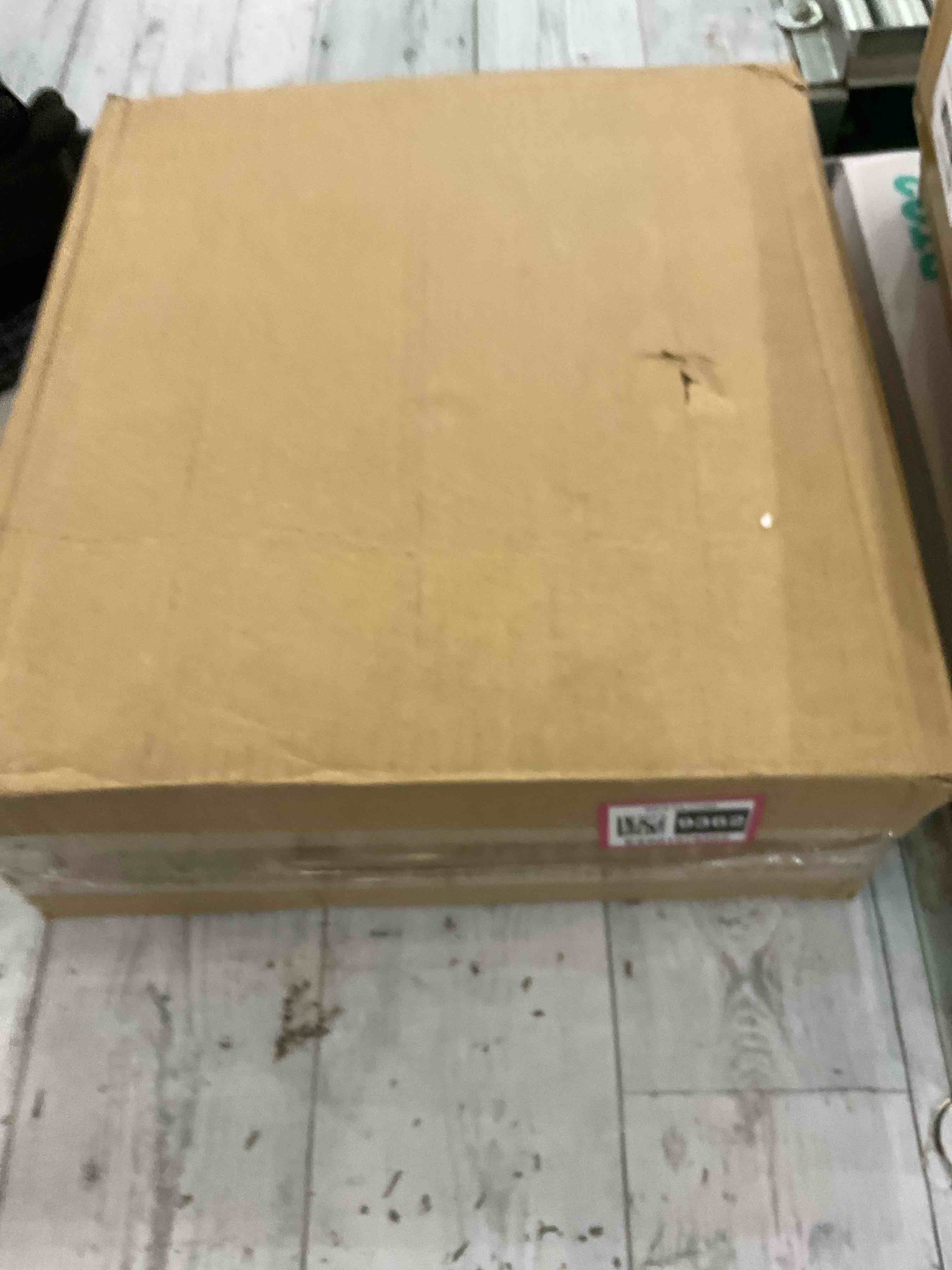 https://s3.amazonaws.com/lotting-images-prod/BargainHunt/EXS01079362_1706640582188.jpeg