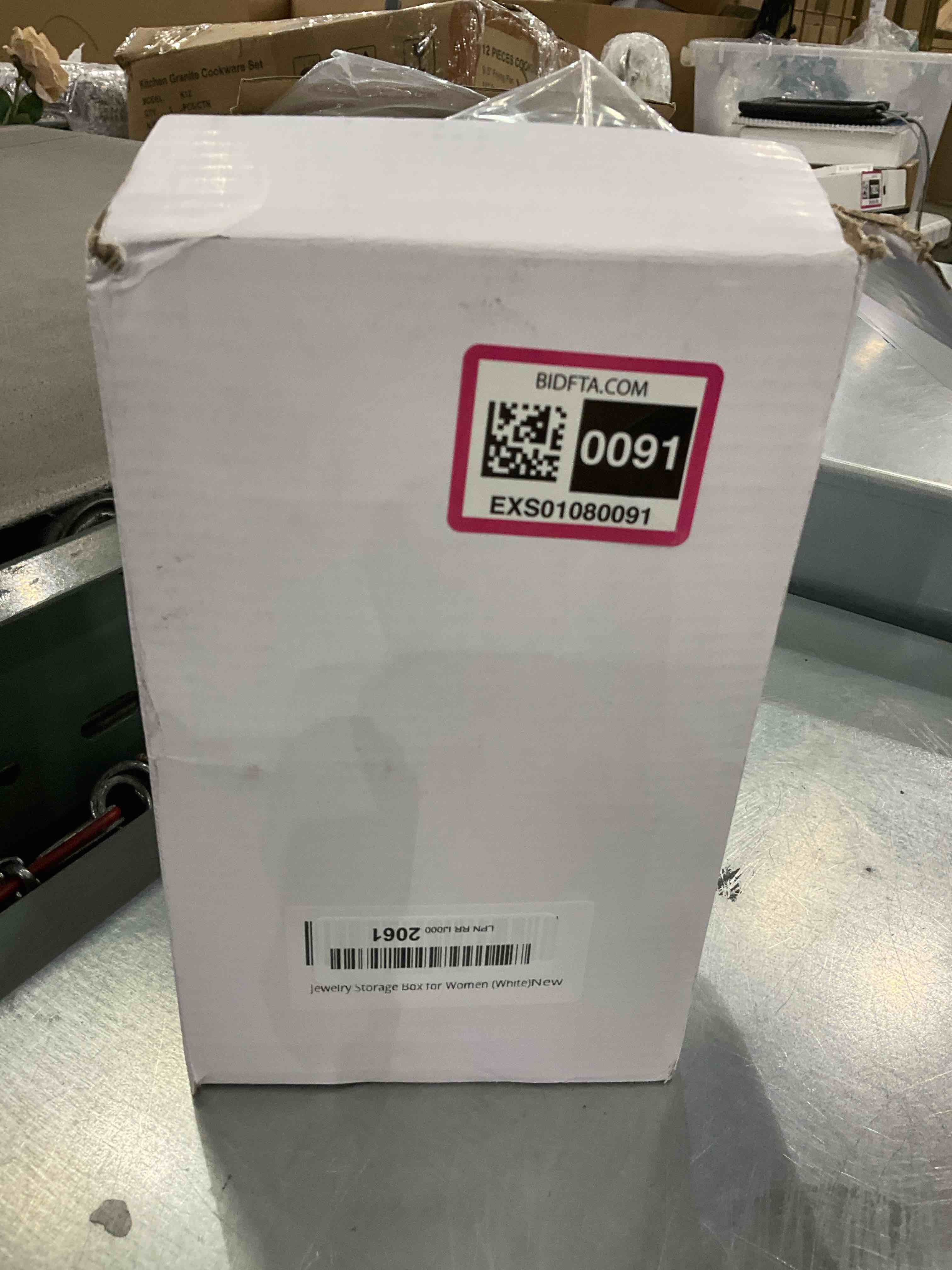 https://s3.amazonaws.com/lotting-images-prod/BargainHunt/EXS01080091_1707842111955.jpeg