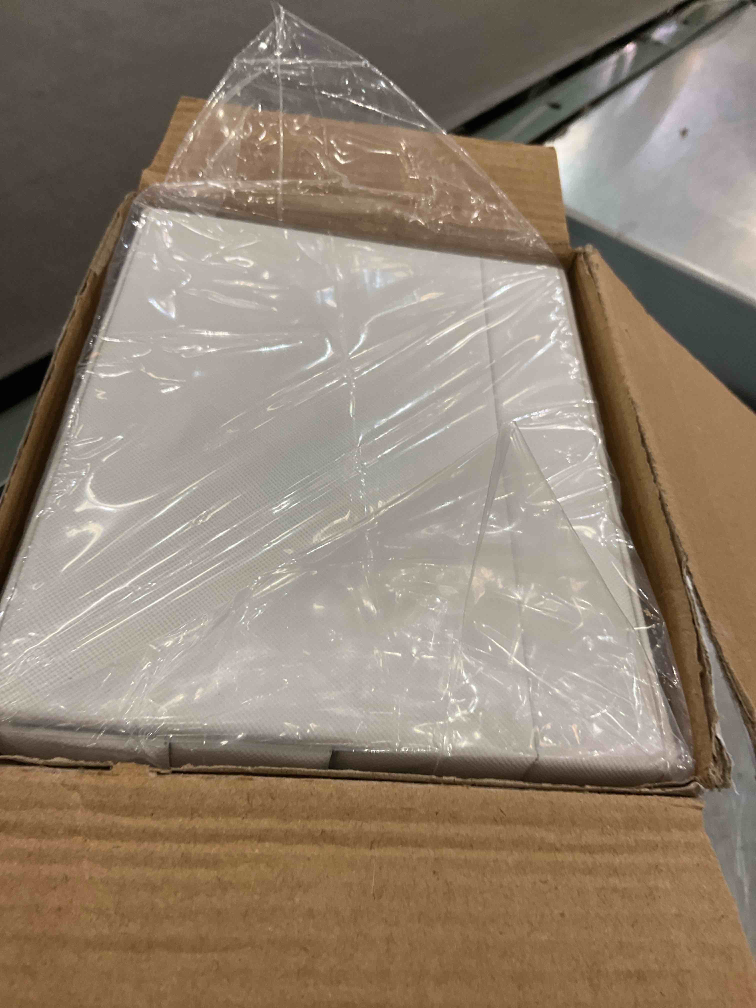 https://s3.amazonaws.com/lotting-images-prod/BargainHunt/EXS01080091_1707842115424.jpeg