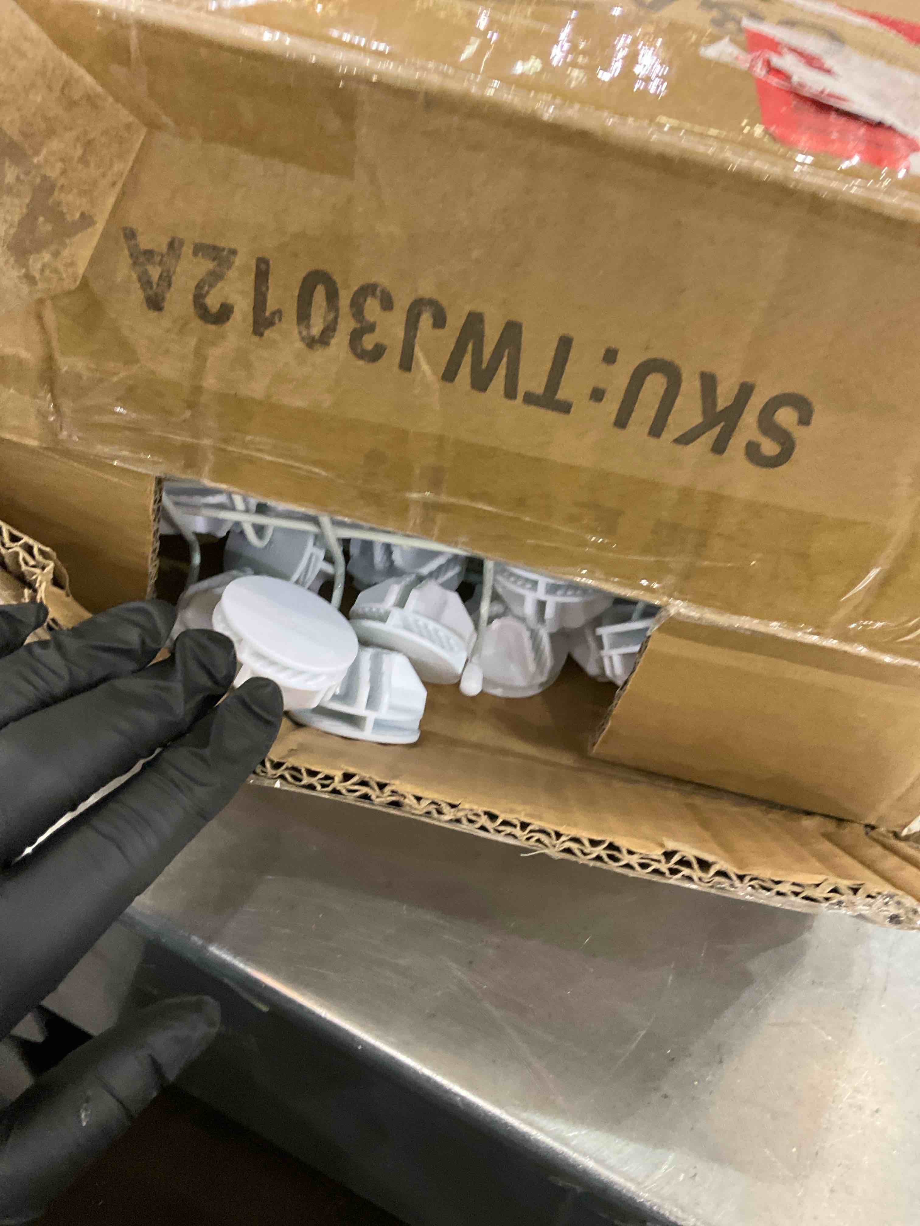 https://s3.amazonaws.com/lotting-images-prod/BargainHunt/EXS01080225_1707921620511.jpeg