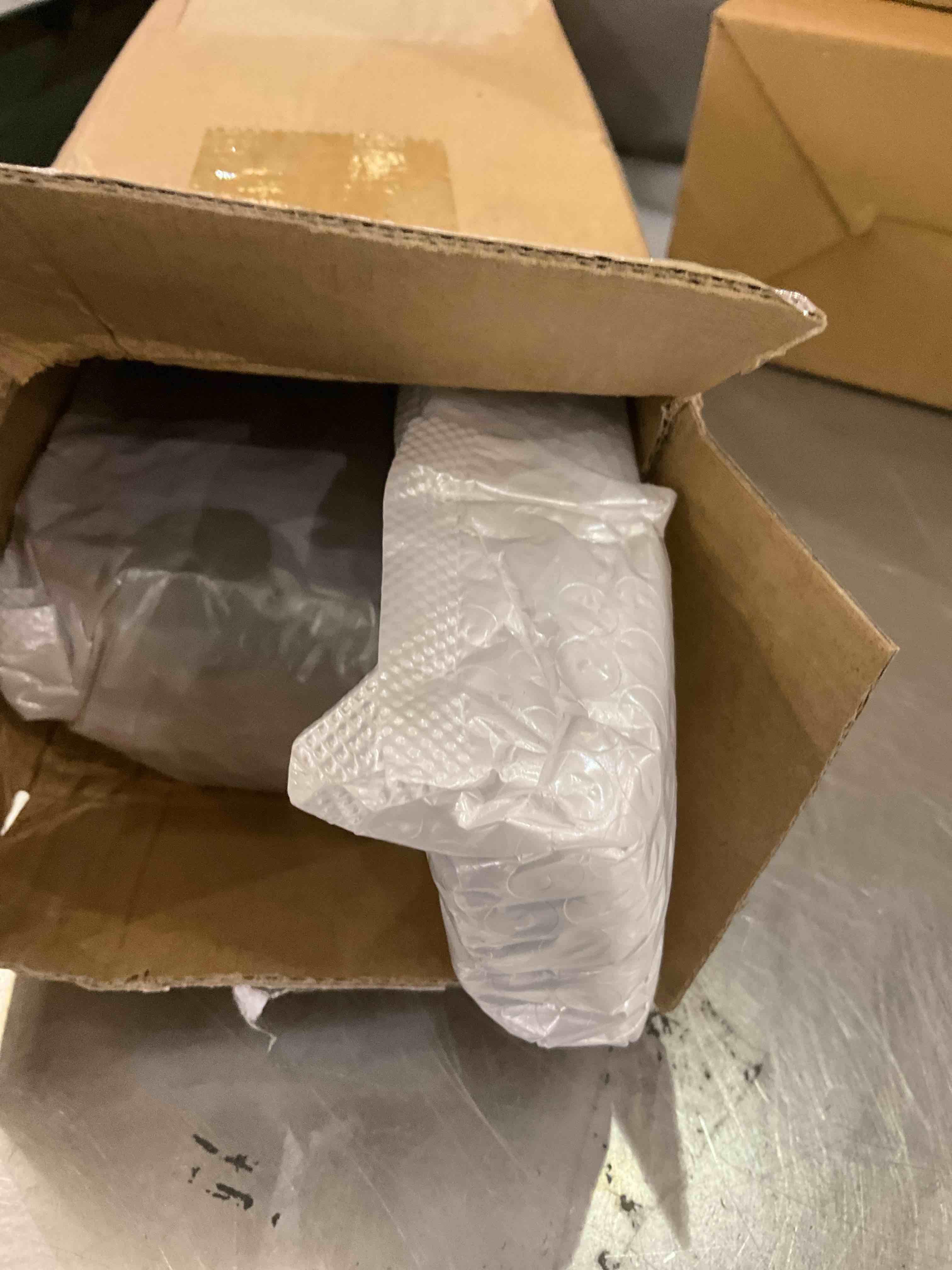 https://s3.amazonaws.com/lotting-images-prod/BargainHunt/EXS01080255_1707924042251.jpeg