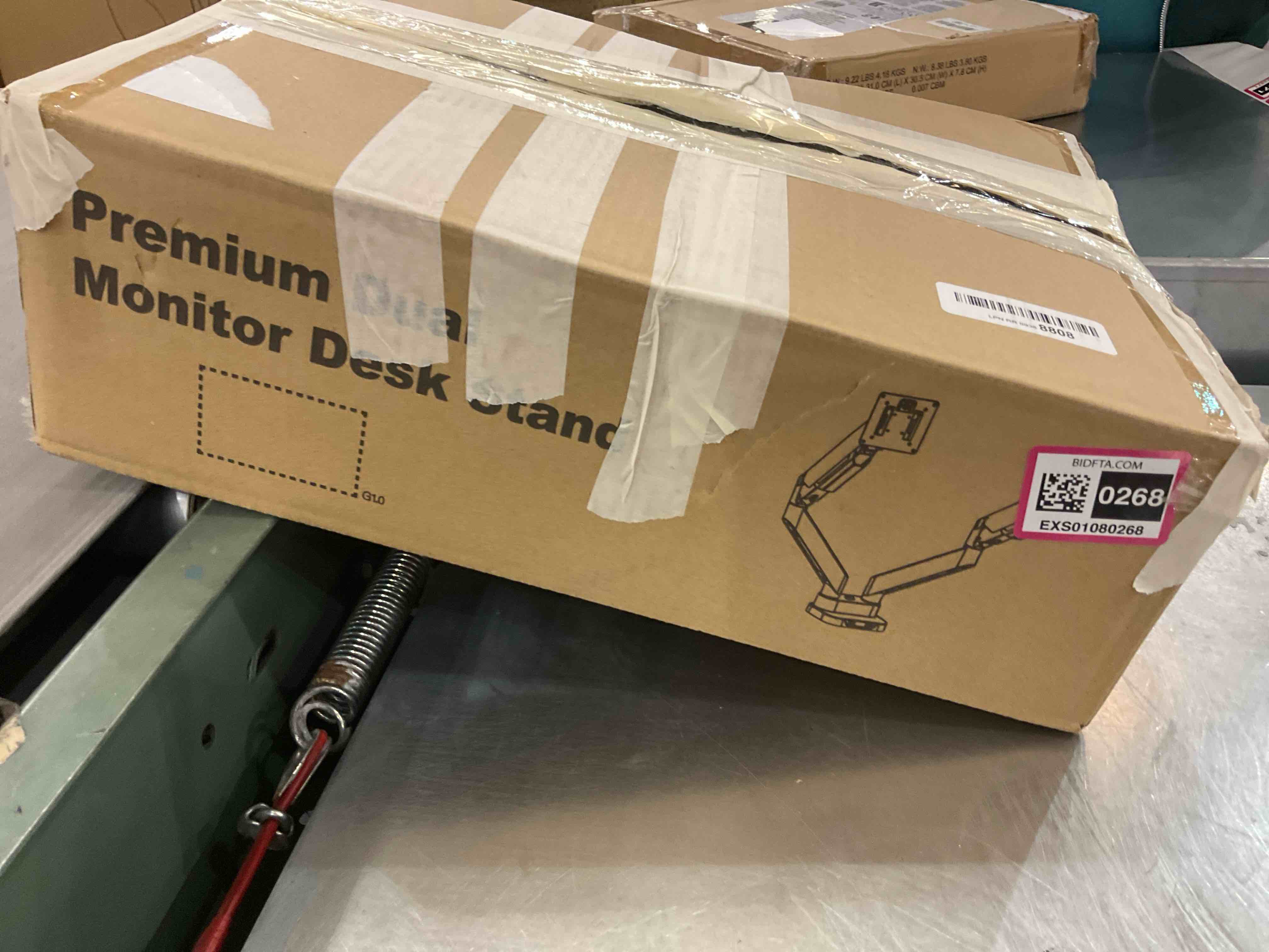 https://s3.amazonaws.com/lotting-images-prod/BargainHunt/EXS01080268_1707925102115.jpeg
