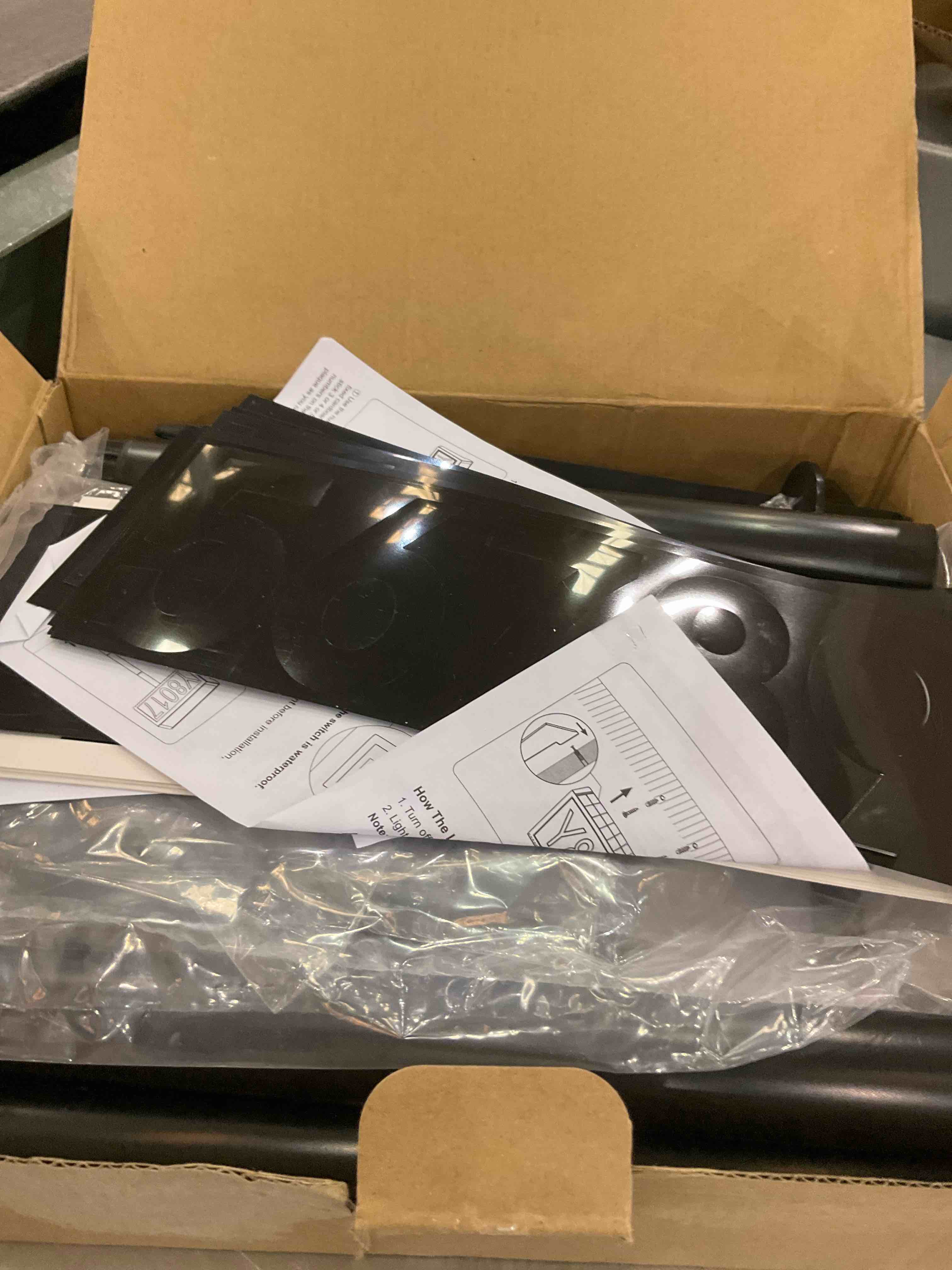 https://s3.amazonaws.com/lotting-images-prod/BargainHunt/EXS01080271_1707925512481.jpeg