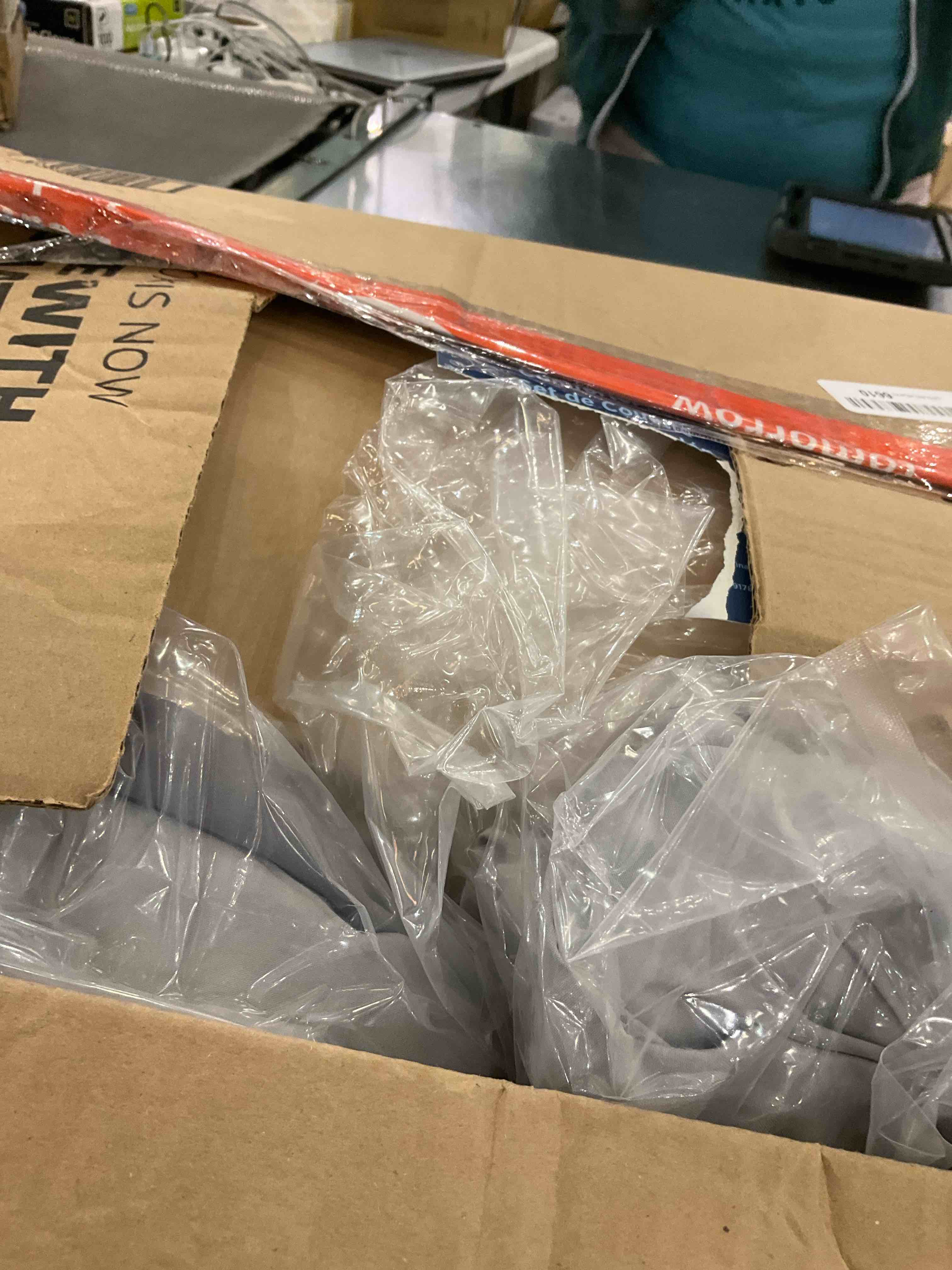 https://s3.amazonaws.com/lotting-images-prod/BargainHunt/EXS01080284_1707927527963.jpeg