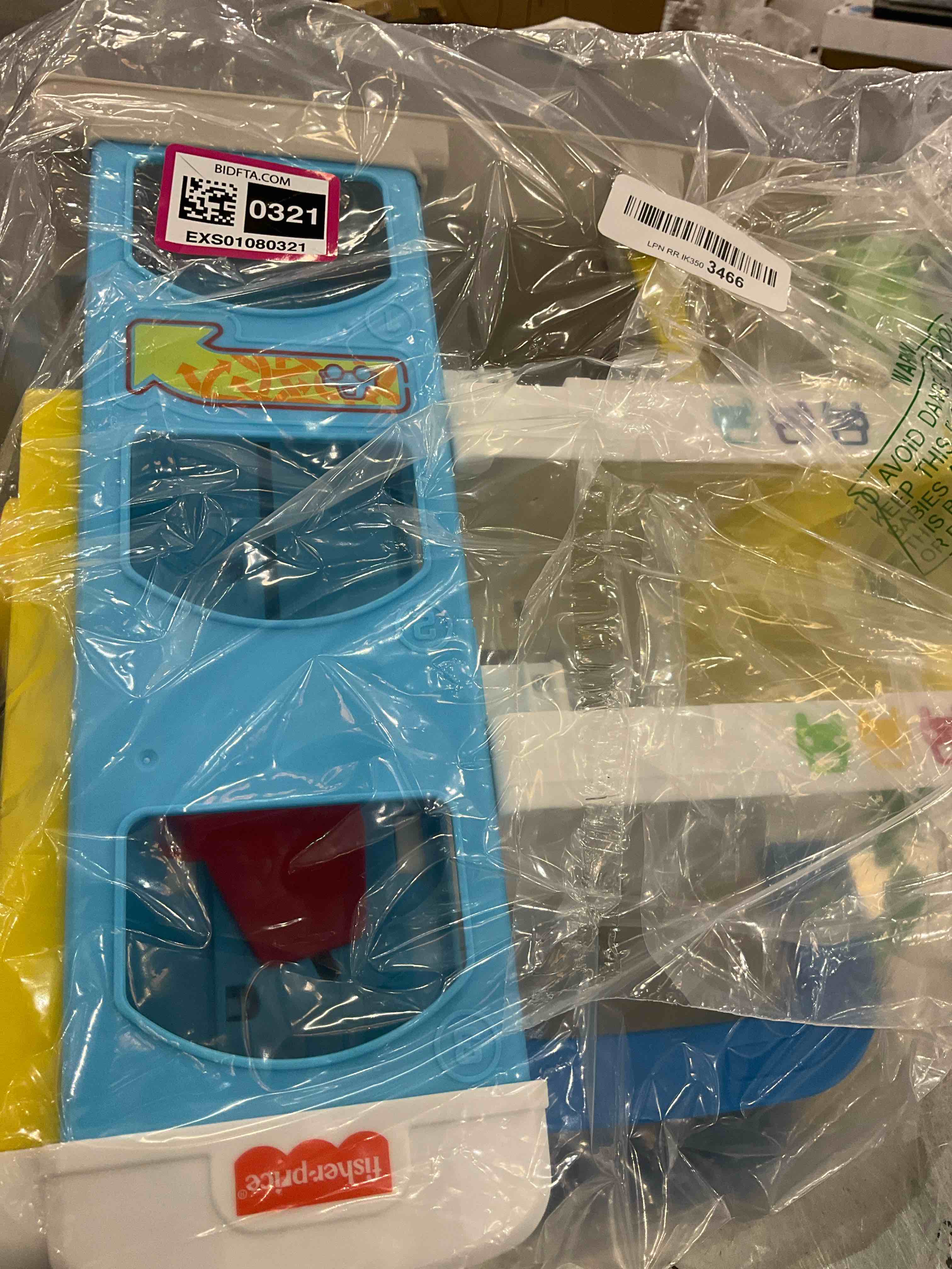 https://s3.amazonaws.com/lotting-images-prod/BargainHunt/EXS01080321_1707933629836.jpeg