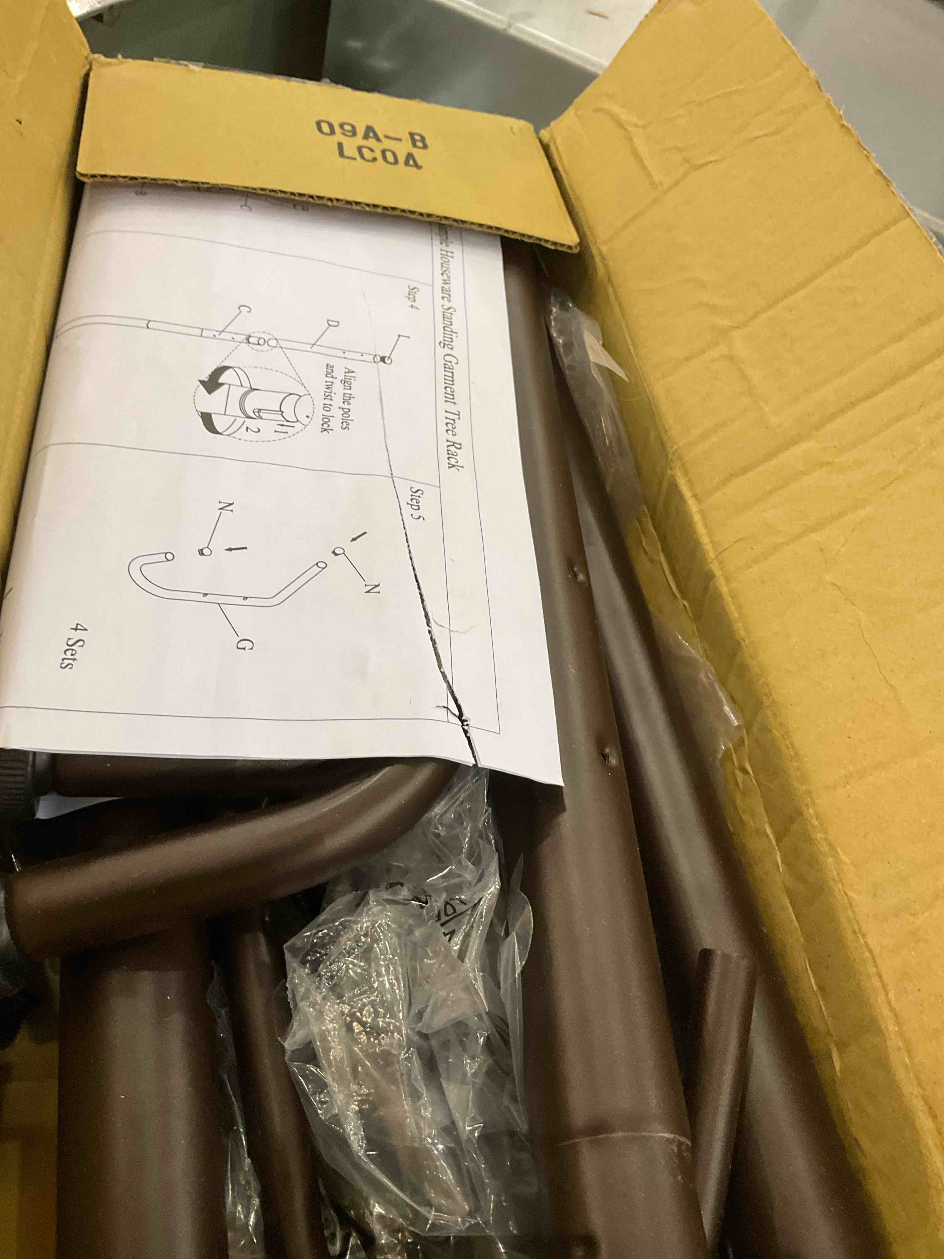 https://s3.amazonaws.com/lotting-images-prod/BargainHunt/EXS01080323_1707933969937.jpeg