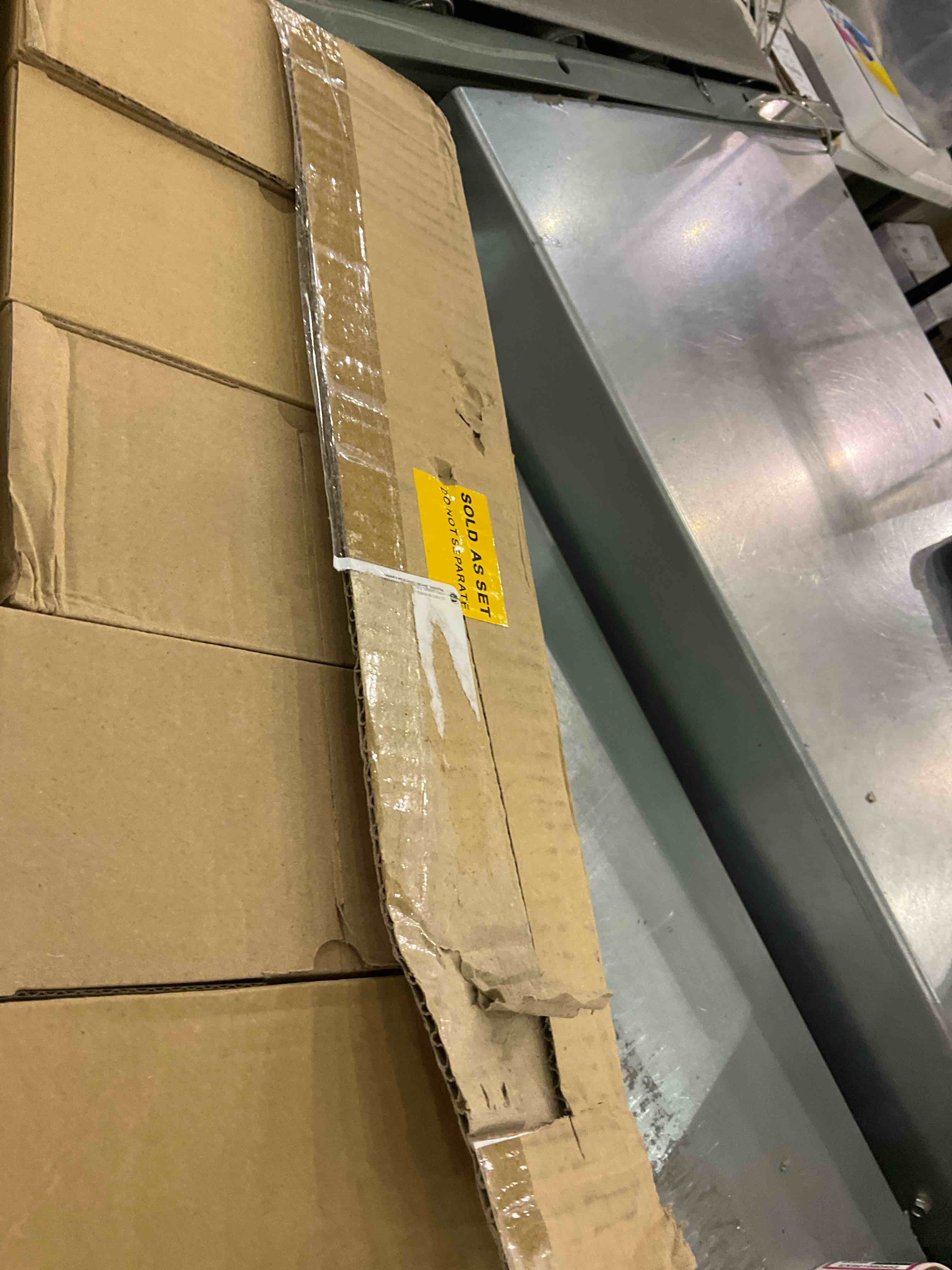 https://s3.amazonaws.com/lotting-images-prod/BargainHunt/EXS01080437_1708004542915.jpeg