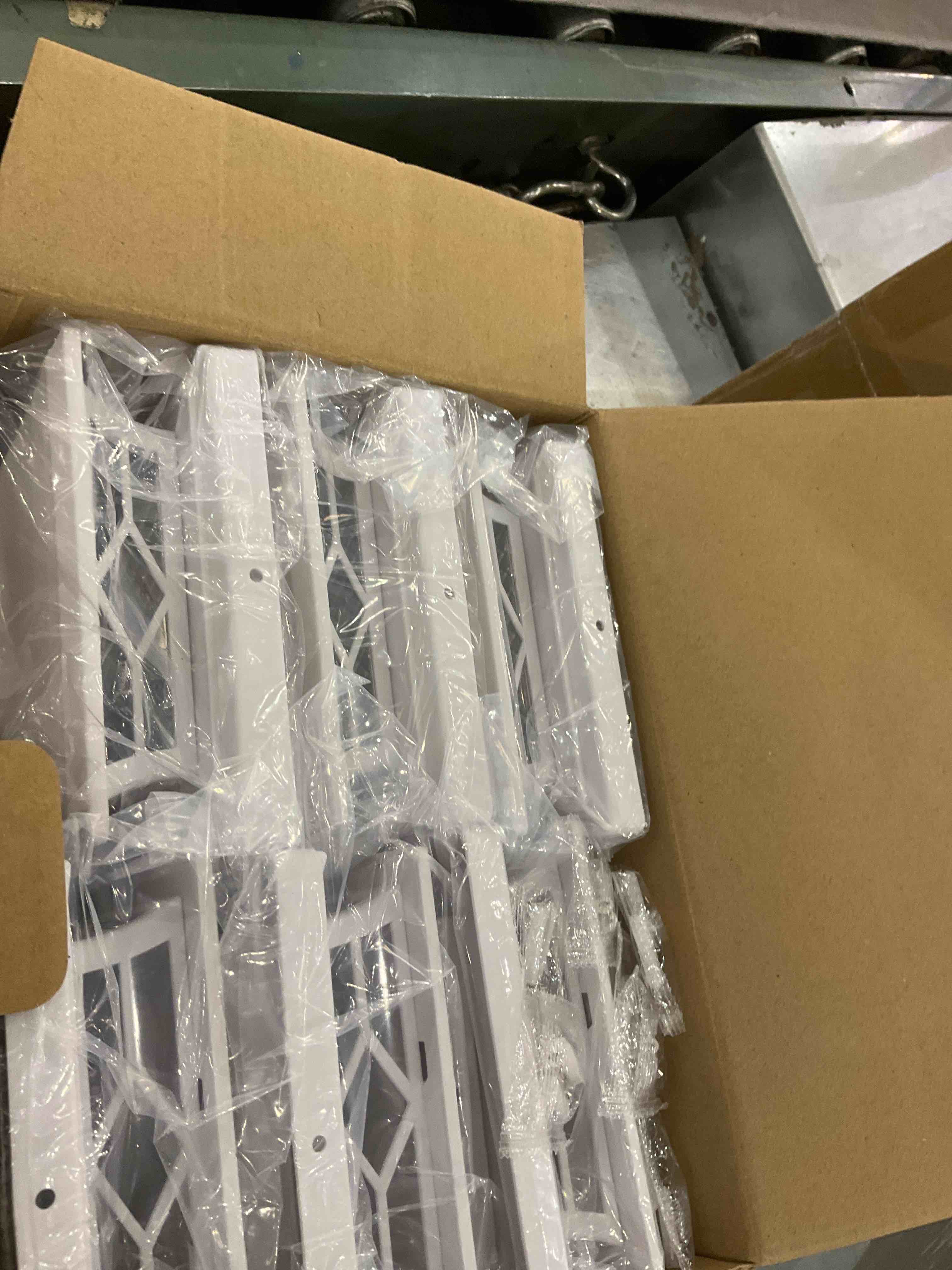 https://s3.amazonaws.com/lotting-images-prod/BargainHunt/EXS01080469_1708009798993.jpeg