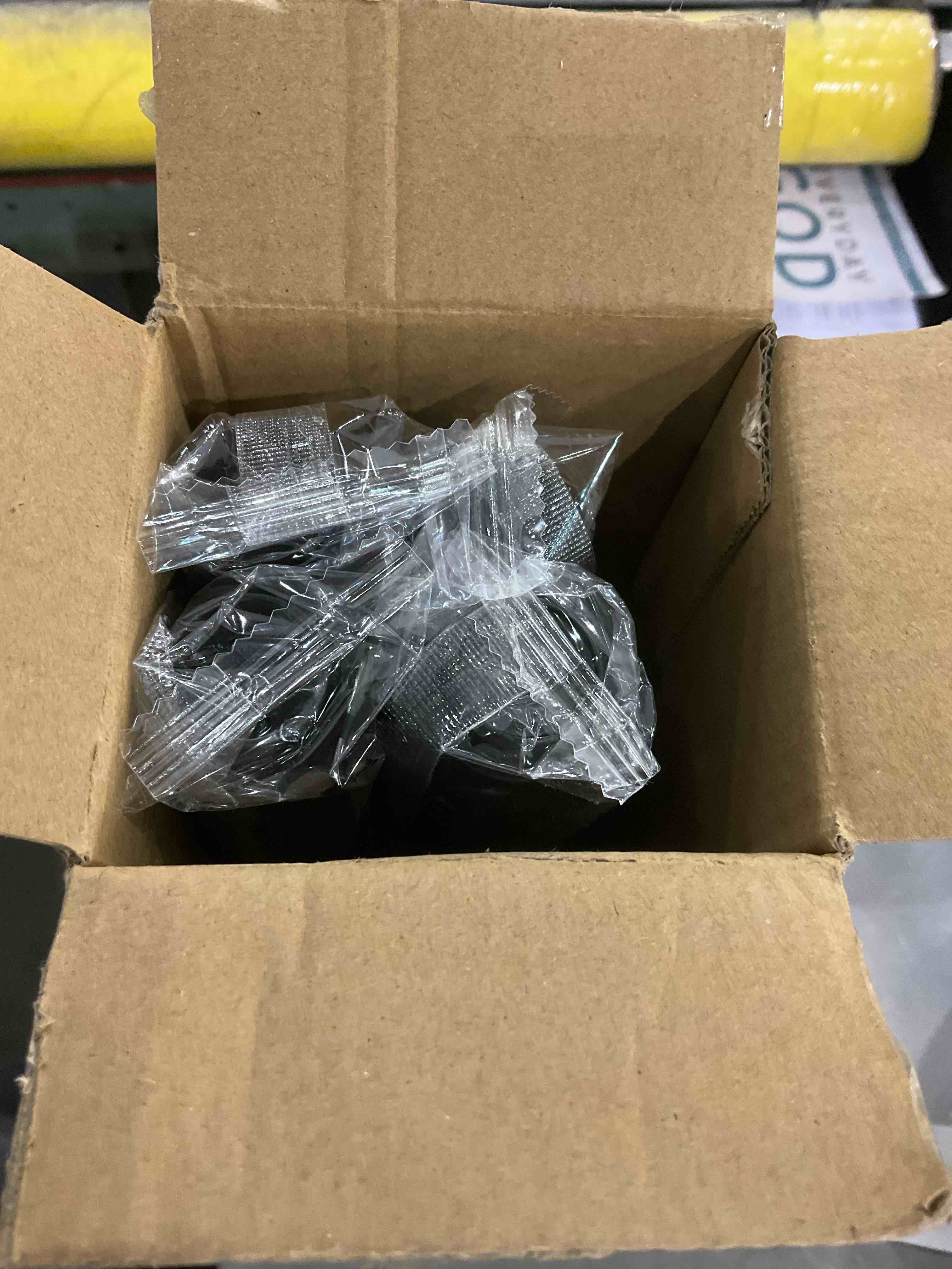 1 Inch Curtain Rods for Windows, 32 to 72 Inch Black Rustic Curtain Rod Set, Modern Design Drapery Rods with Brackets Room Divider Rods, Industrial Window Rods For Indoor and Outdoor