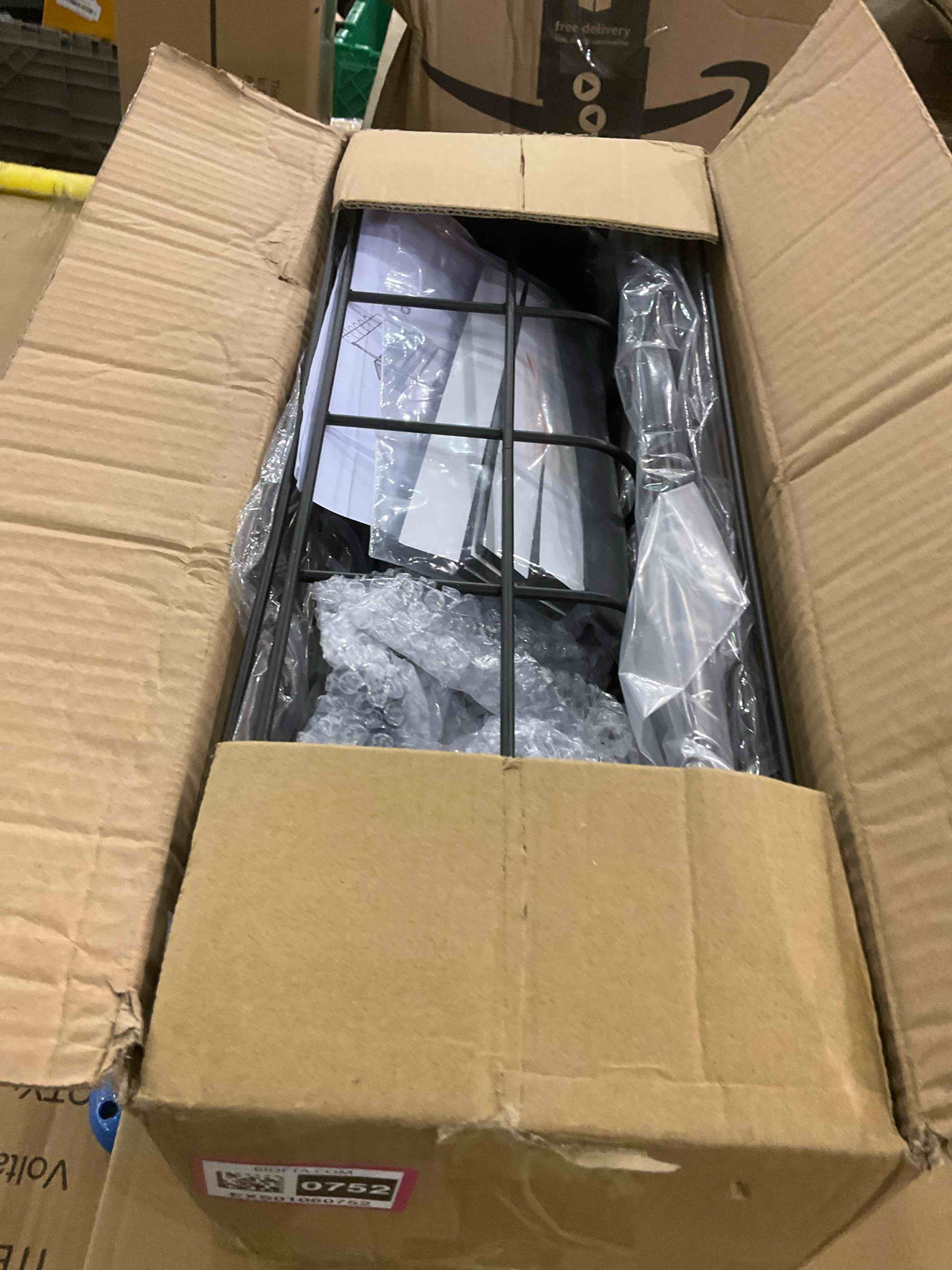 https://s3.amazonaws.com/lotting-images-prod/BargainHunt/EXS01080752_1708626655393.jpeg