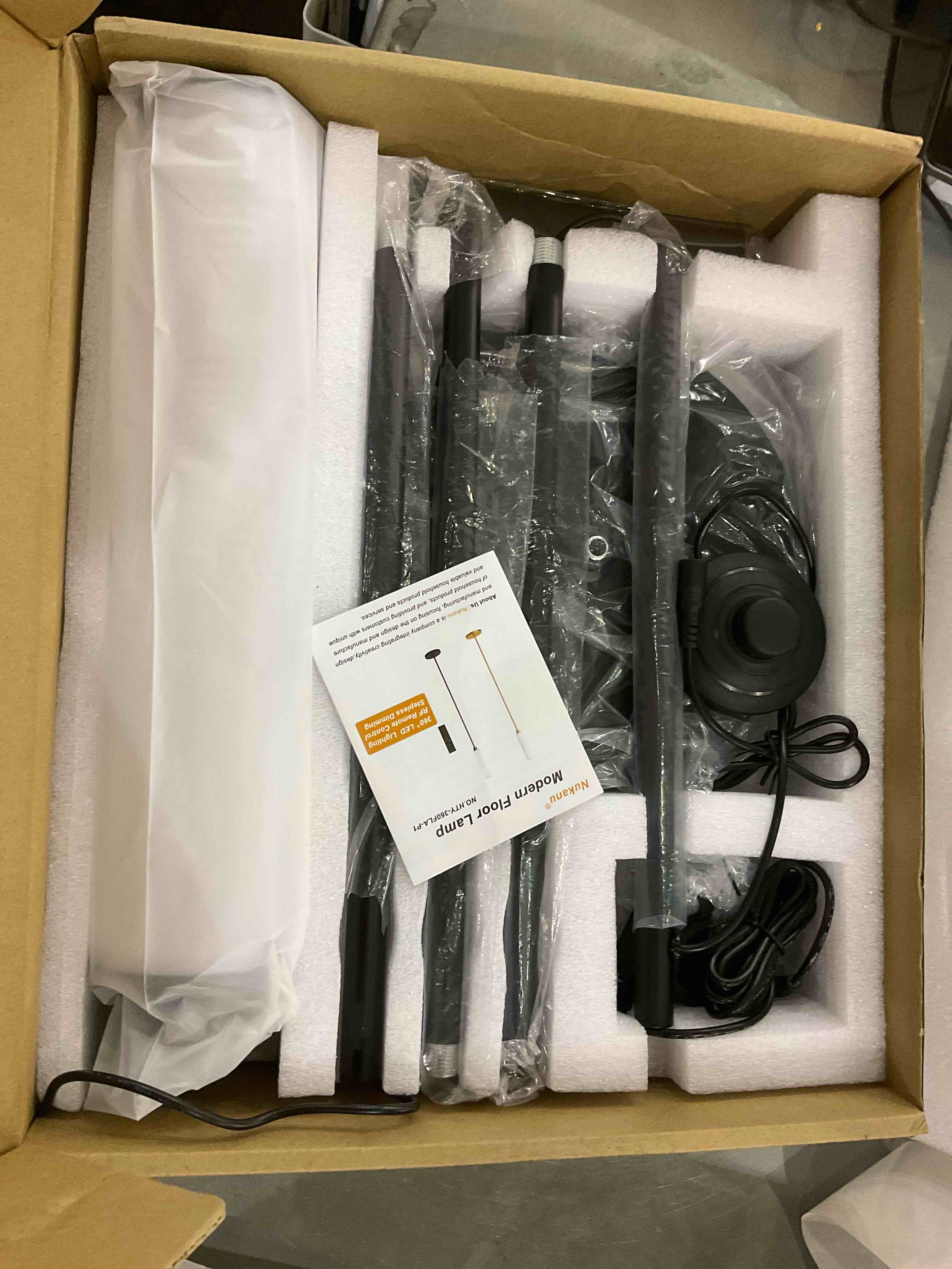 https://s3.amazonaws.com/lotting-images-prod/BargainHunt/EXS01080775_1708951746470.jpeg