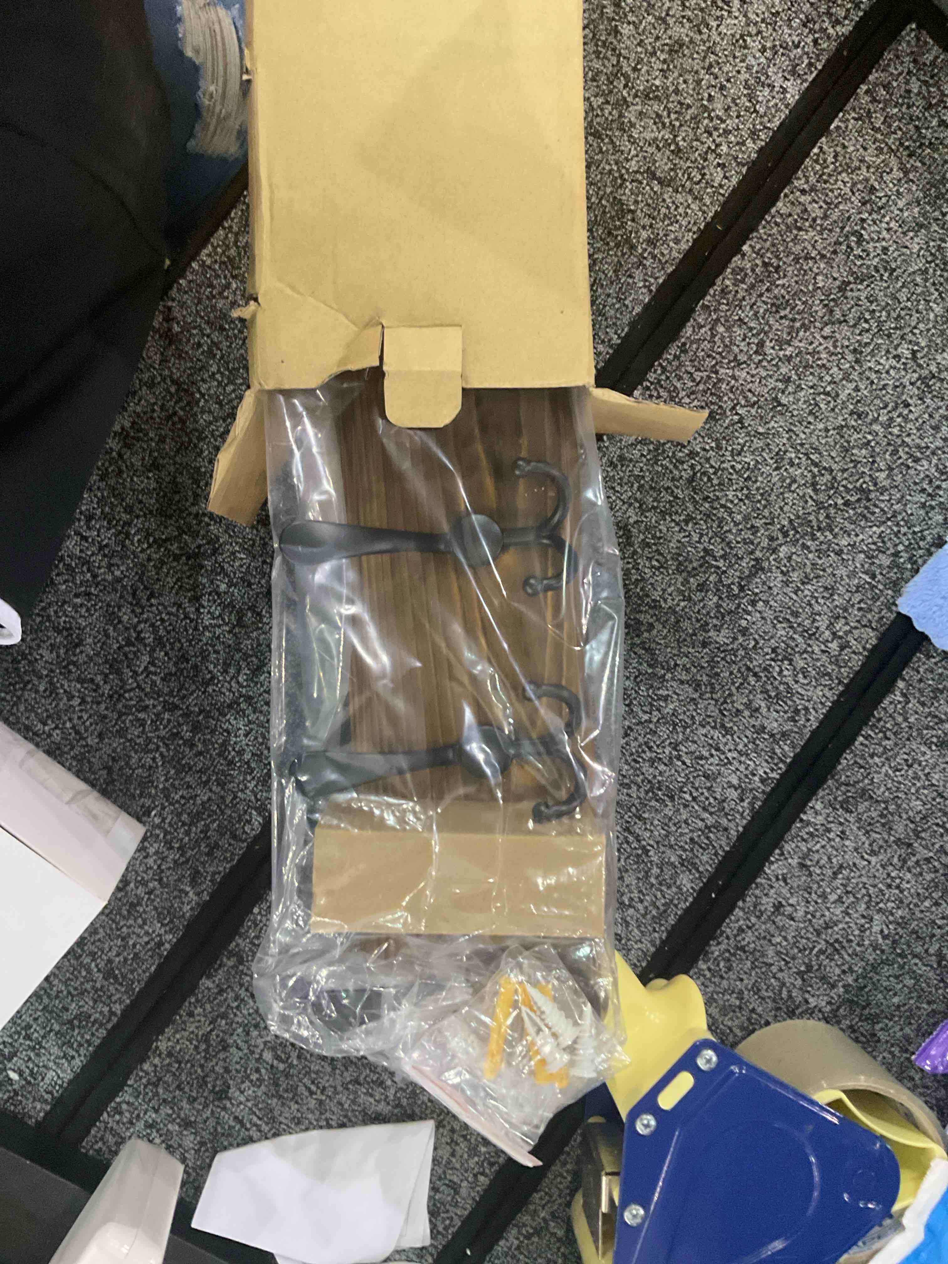 https://s3.amazonaws.com/lotting-images-prod/BargainHunt/EXS01081001_1707999341951.jpeg