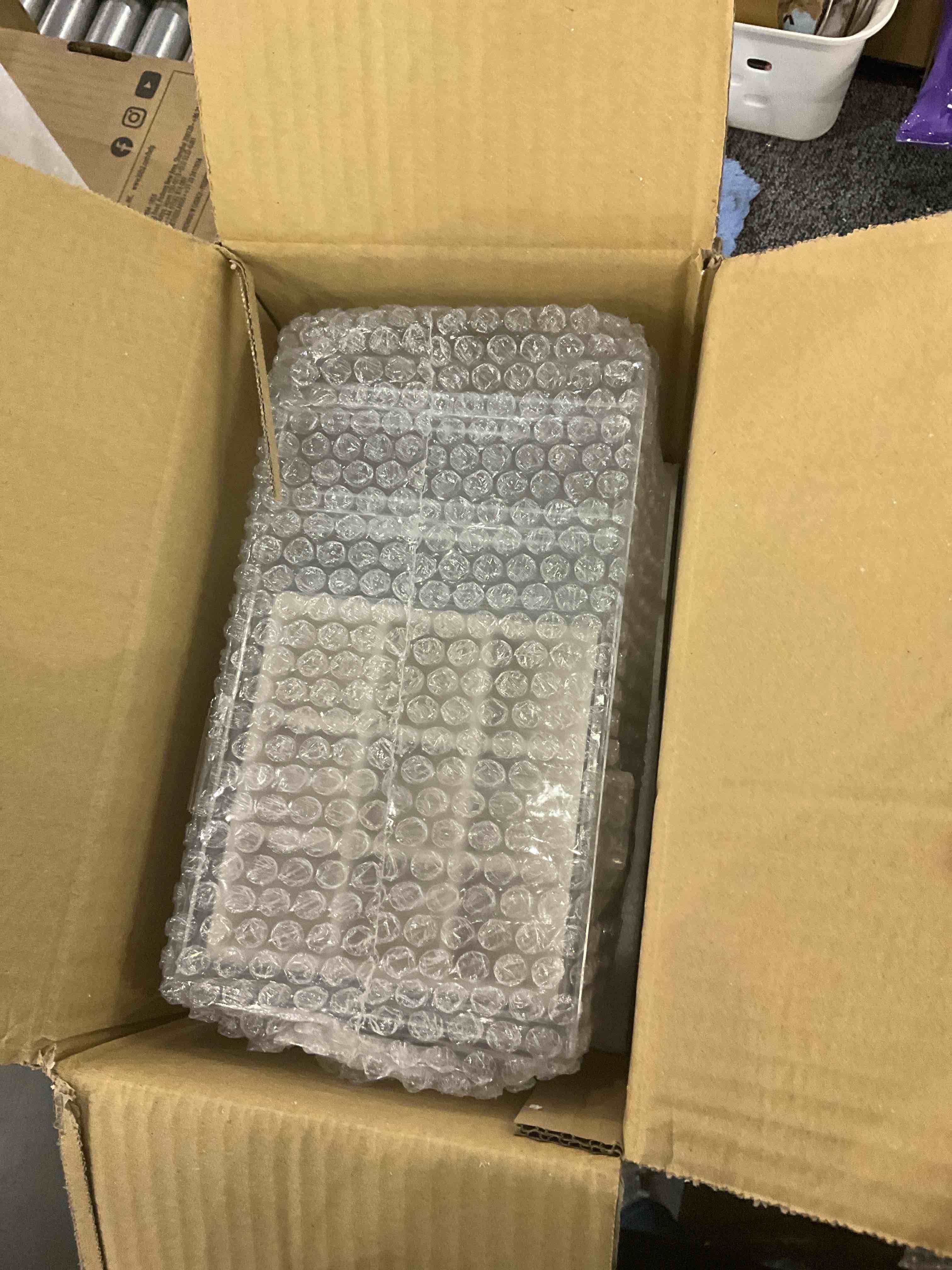 https://s3.amazonaws.com/lotting-images-prod/BargainHunt/EXS01081004_1707999684788.jpeg