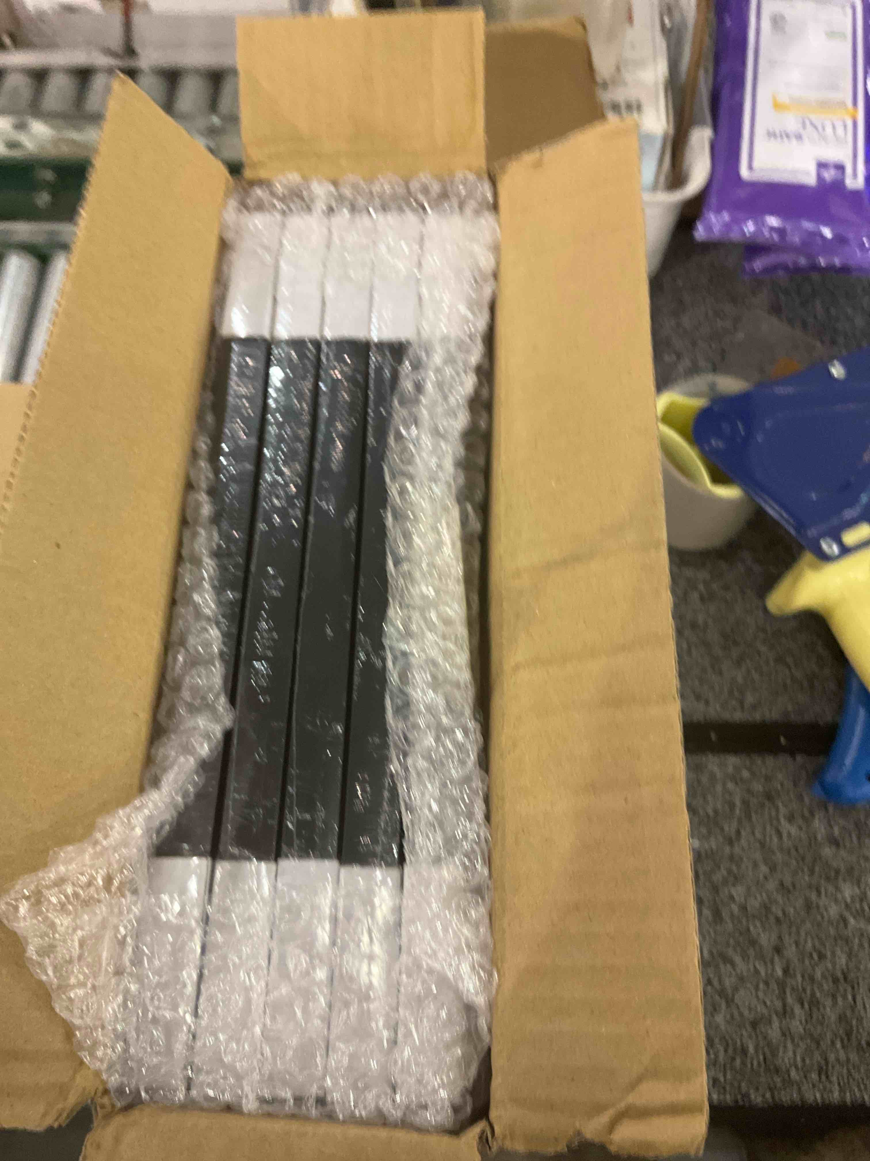 https://s3.amazonaws.com/lotting-images-prod/BargainHunt/EXS01081030_1708004143765.jpeg