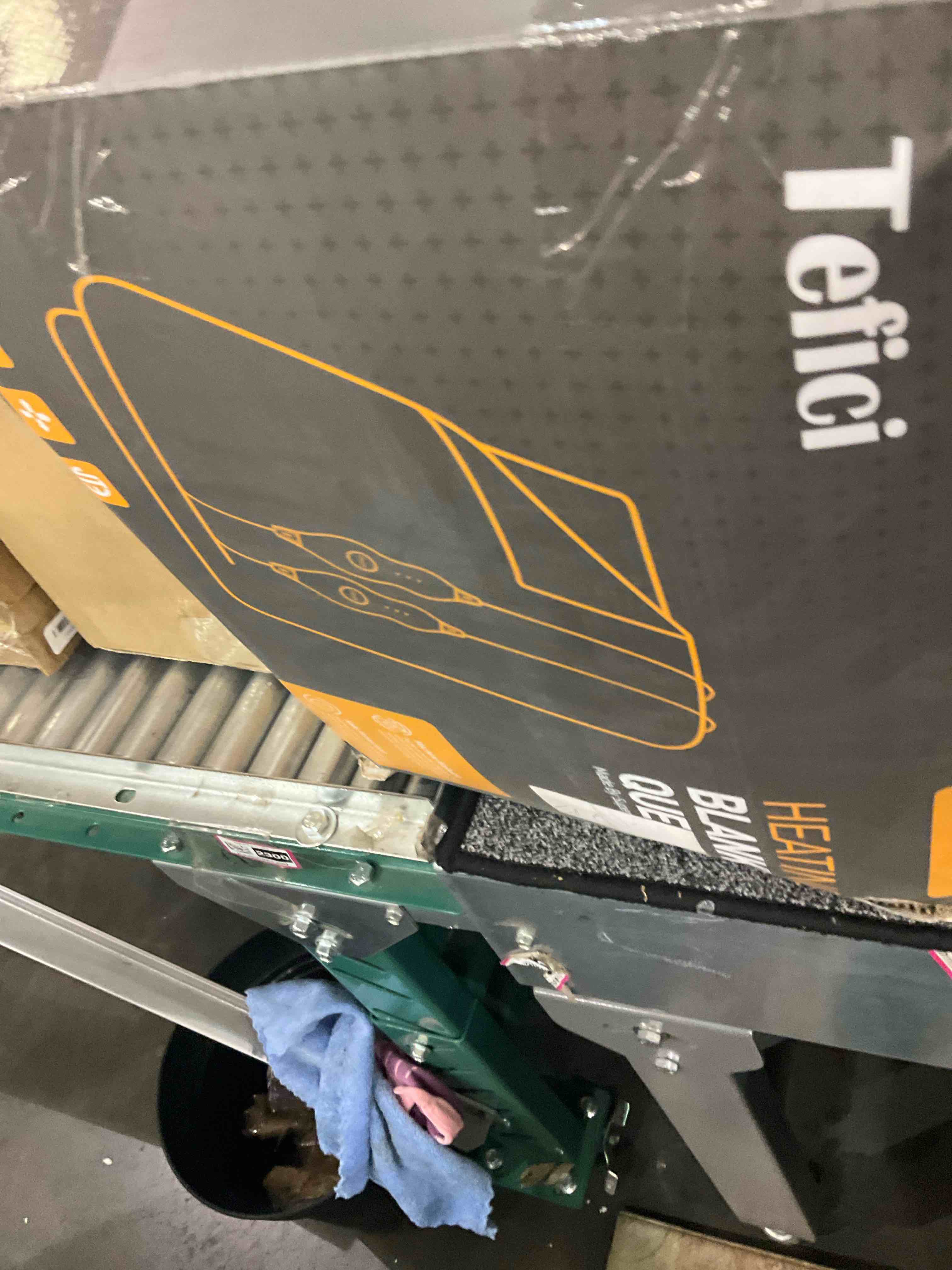 https://s3.amazonaws.com/lotting-images-prod/BargainHunt/EXS01081137_1708094736797.jpeg