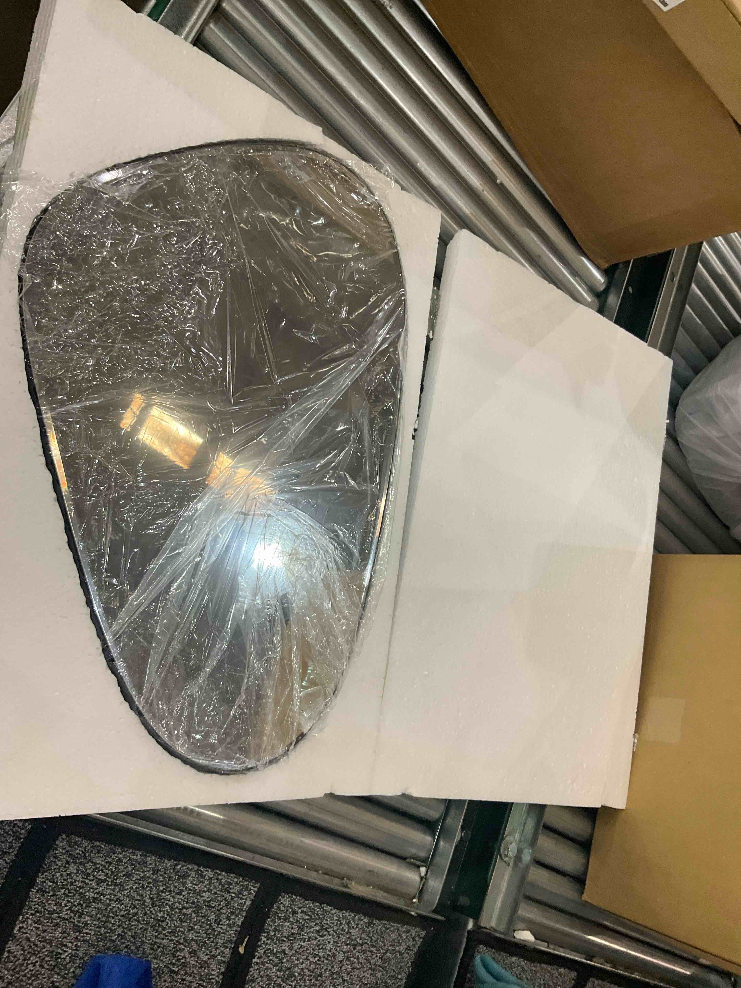 https://s3.amazonaws.com/lotting-images-prod/BargainHunt/EXS01081169_1708101476825.jpeg