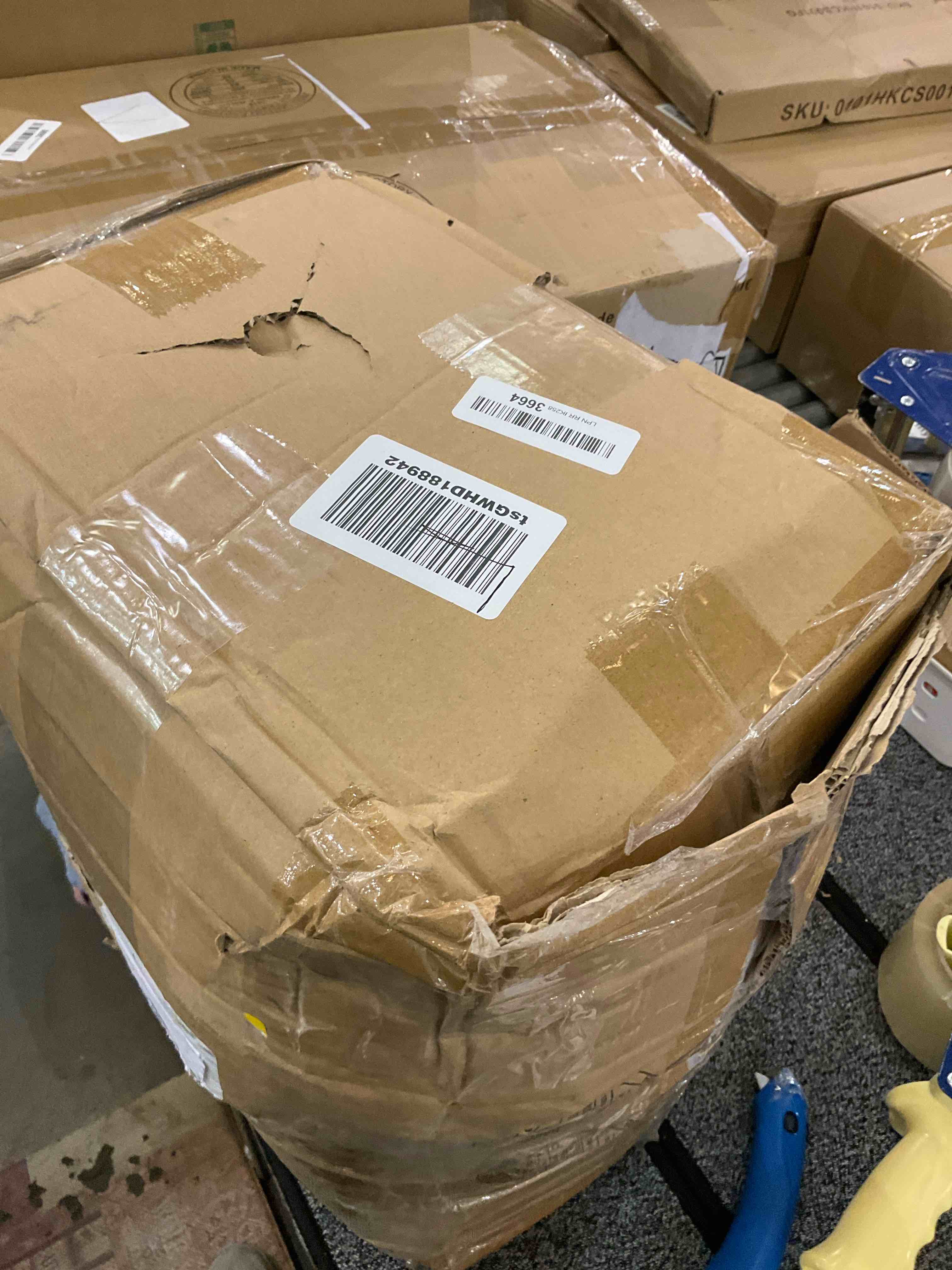 https://s3.amazonaws.com/lotting-images-prod/BargainHunt/EXS01081262_1708360208591.jpeg