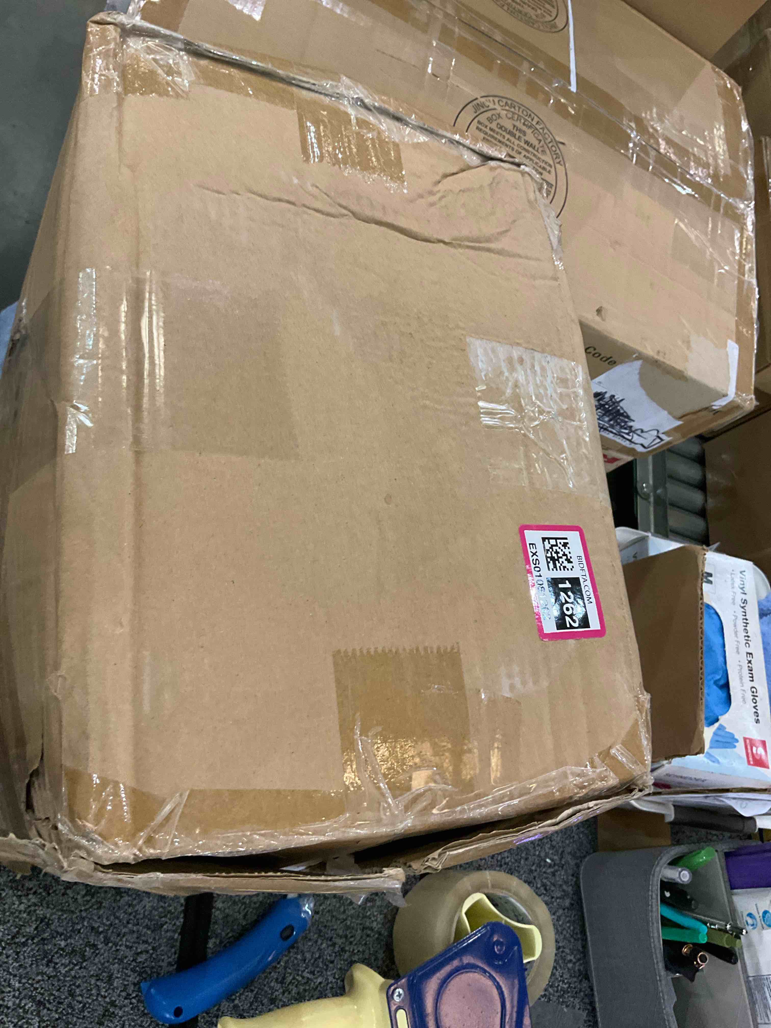 https://s3.amazonaws.com/lotting-images-prod/BargainHunt/EXS01081262_1708360234928.jpeg