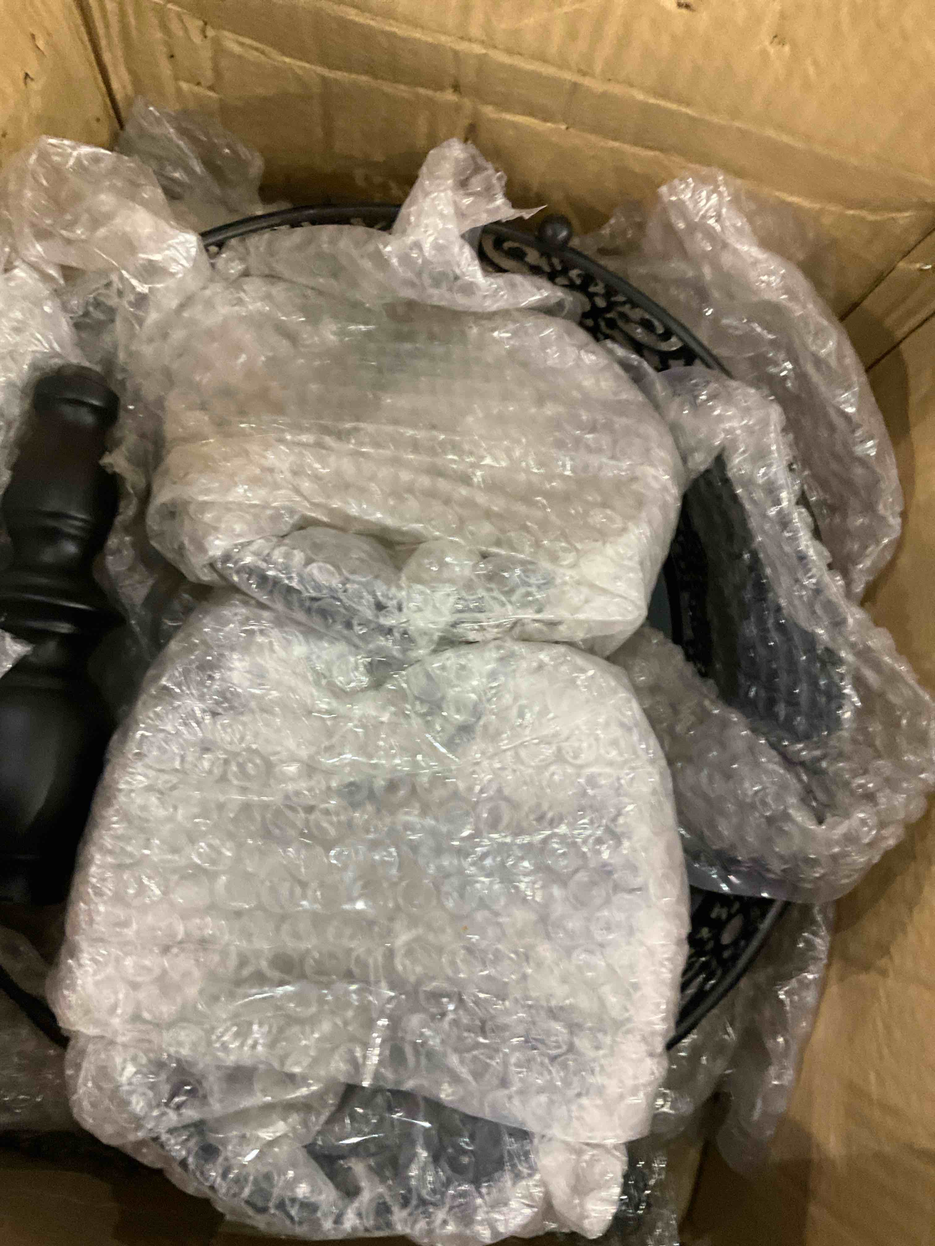 https://s3.amazonaws.com/lotting-images-prod/BargainHunt/EXS01081302_1708431723113.jpeg